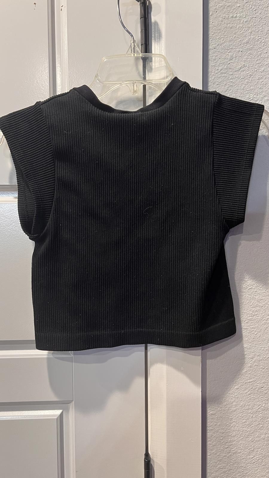 Other Stylish Black Cropped Top with Ribbed Texture Size M / US 6-8 / IT 42-44 - 2 Thumbnail