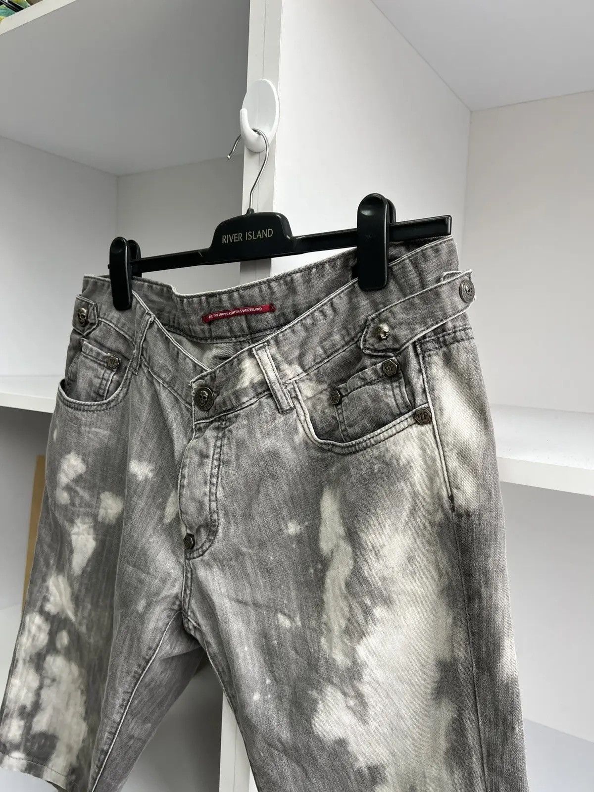 Designer × Philipp Plein × Vintage Vintage Philipp Plein Metal Logo Skull Gray Shorts Size US 34 / EU 50 - 6 Thumbnail
