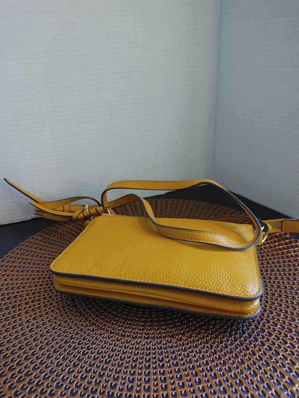 Vince Camuto Vince Camuto Small Eris Leather Crossbody Size ONE SIZE - 5 Thumbnail