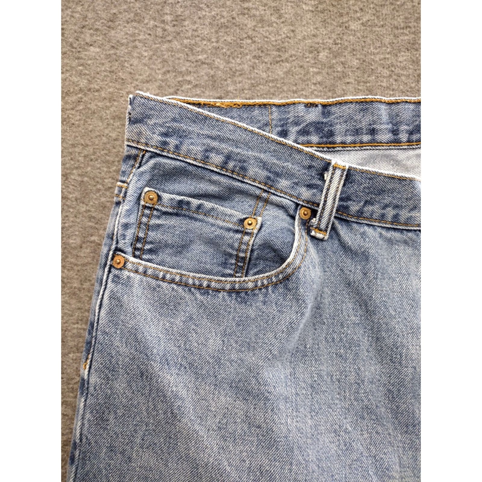 Levi's Levi's 550 Jeans Men's Light Wash Denim Regular Fit 38x44 Blue Cotton Blend 5-Pocket Zipper Button Closure Vintage 90s Theme) Size US 38 / EU 54 - 7 Thumbnail