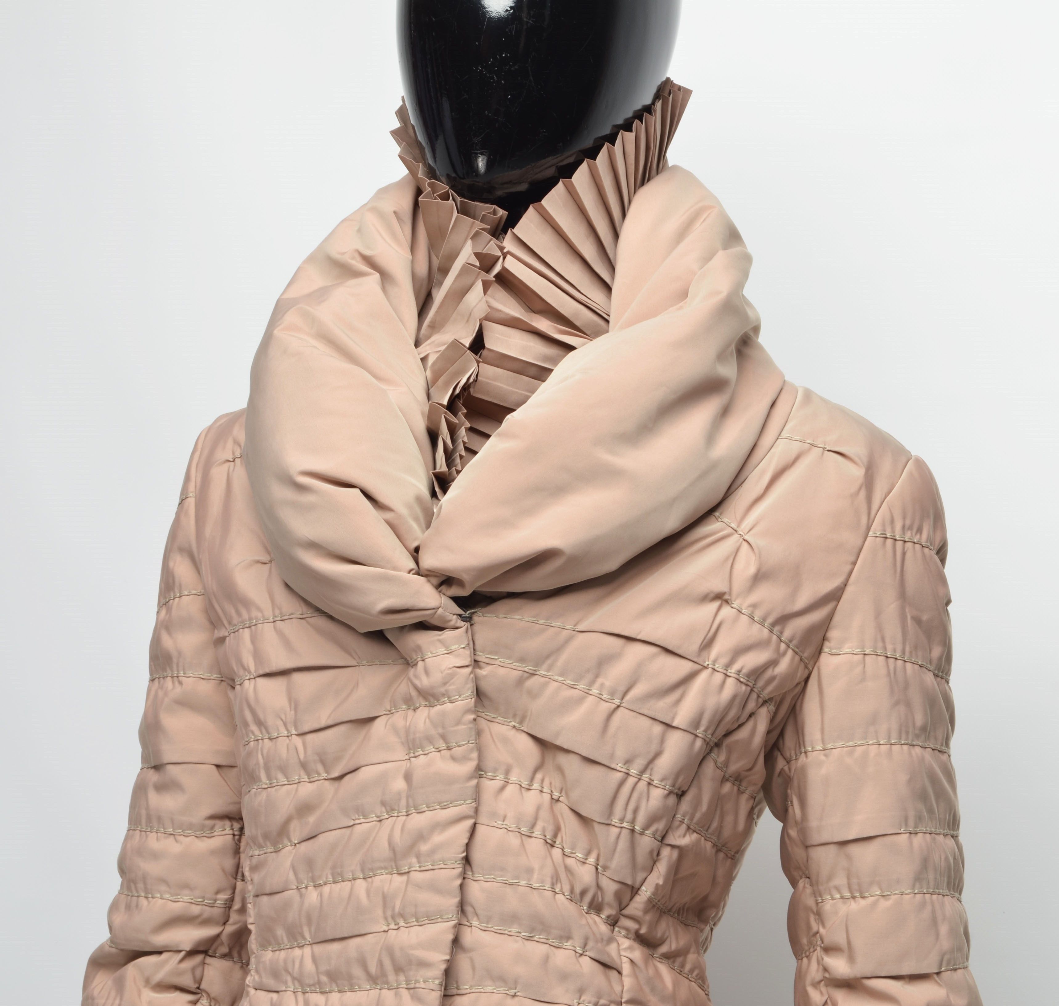 Designer Vintage Ermanno Scervino Ruffle Neck Beige Down Jacket Size L / US 10 / IT 46 - 3 Thumbnail