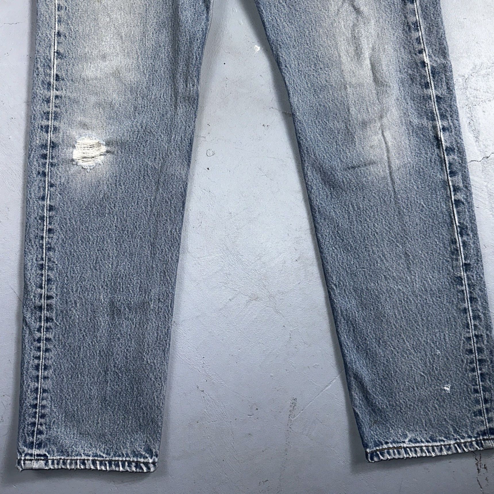 Levi's VINTAGE Levi's 501 Jeans Men's Regular Fit Straight Leg 90s Light Wash Denim 34x36 Size US 34 / EU 50 - 3 Thumbnail