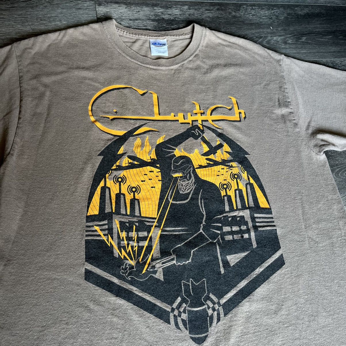 Band Tees × Vintage Vintage 2000s Clutch Weathermaker Graphic Band Logo T Shirt Size US L / EU 52-54 / 3 - 2 Thumbnail