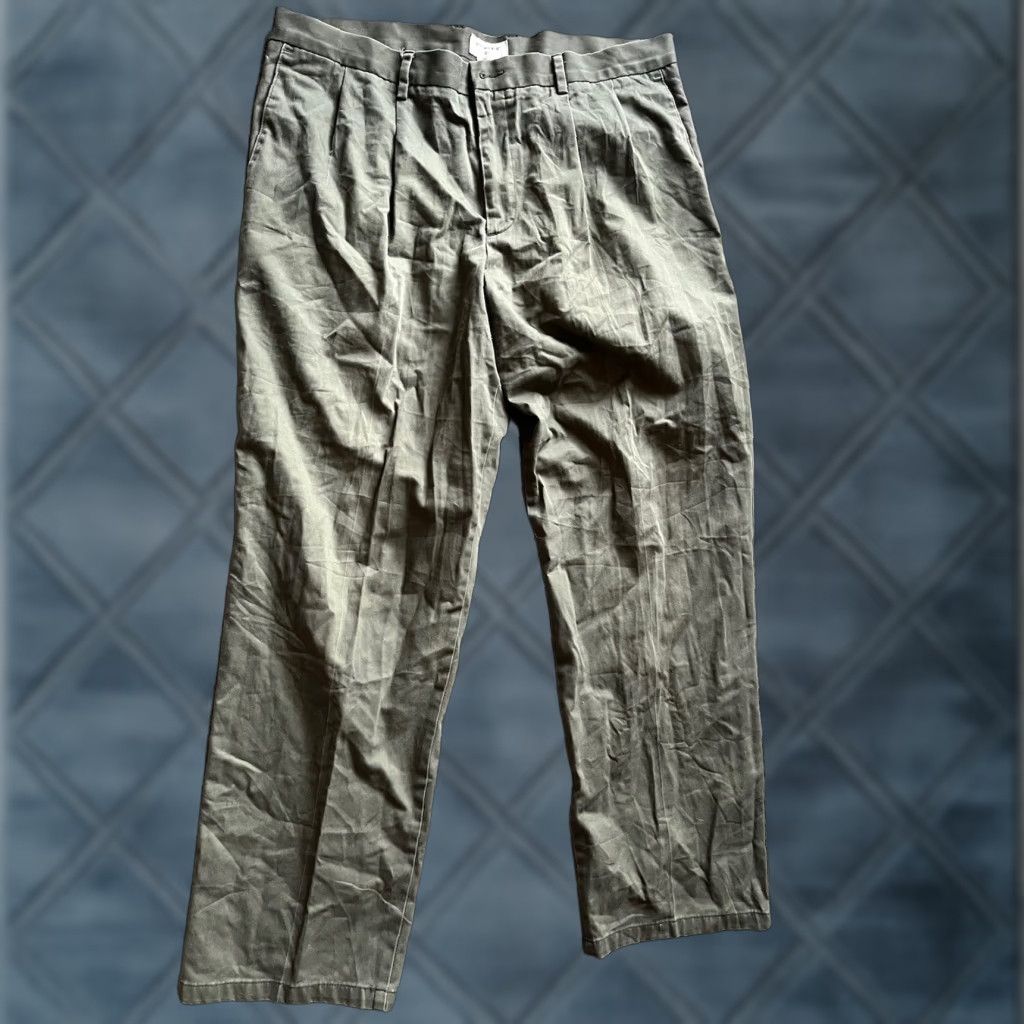 Dockers DOCKERS Classic Fit Chino Pants 38x32 Green Solid Mens Size US 38 / EU 54 - 1 Thumbnail