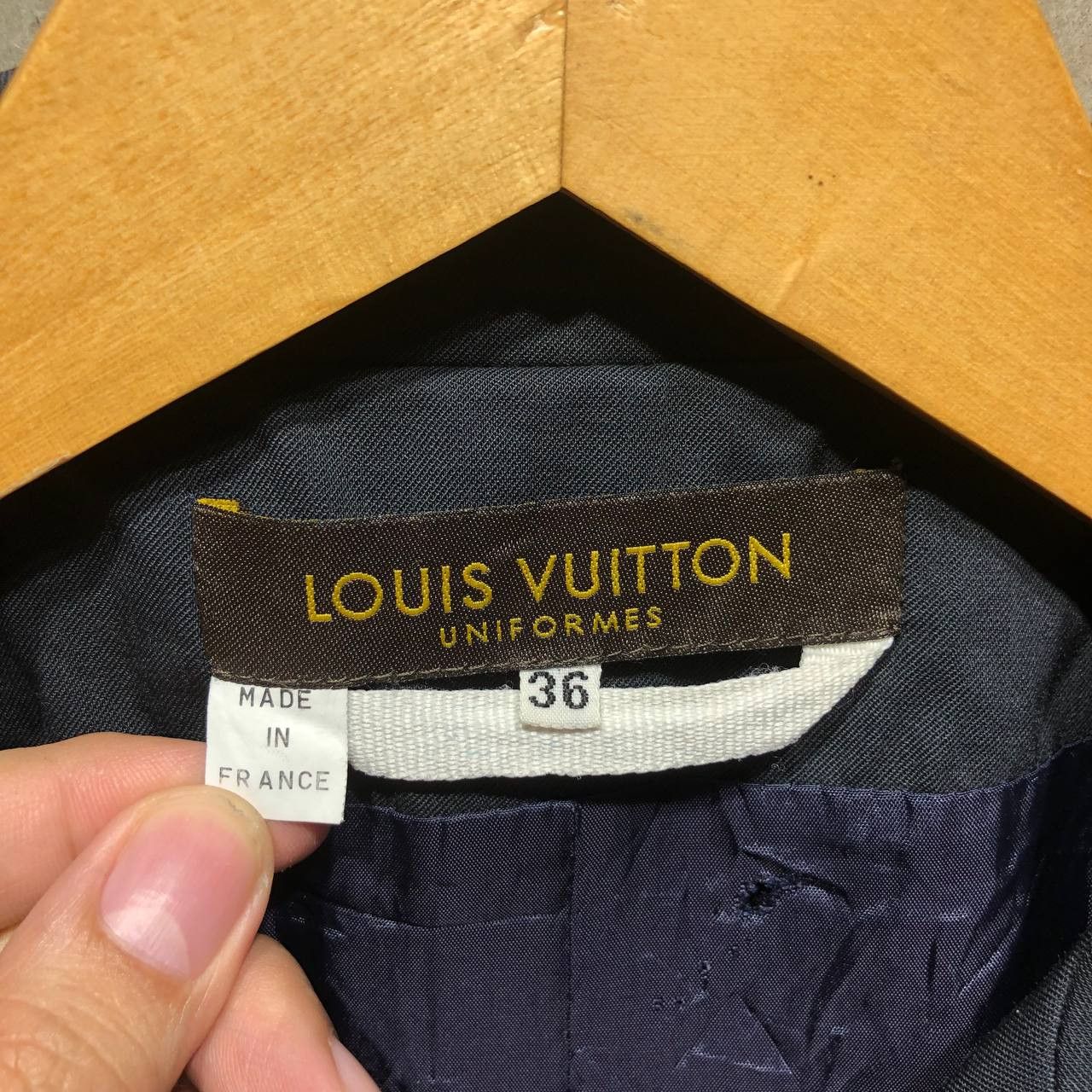 Louis Vuitton Louis Vuitton Uniform Blazer Size XS / US 0-2 / IT 36-38 - 2 Thumbnail