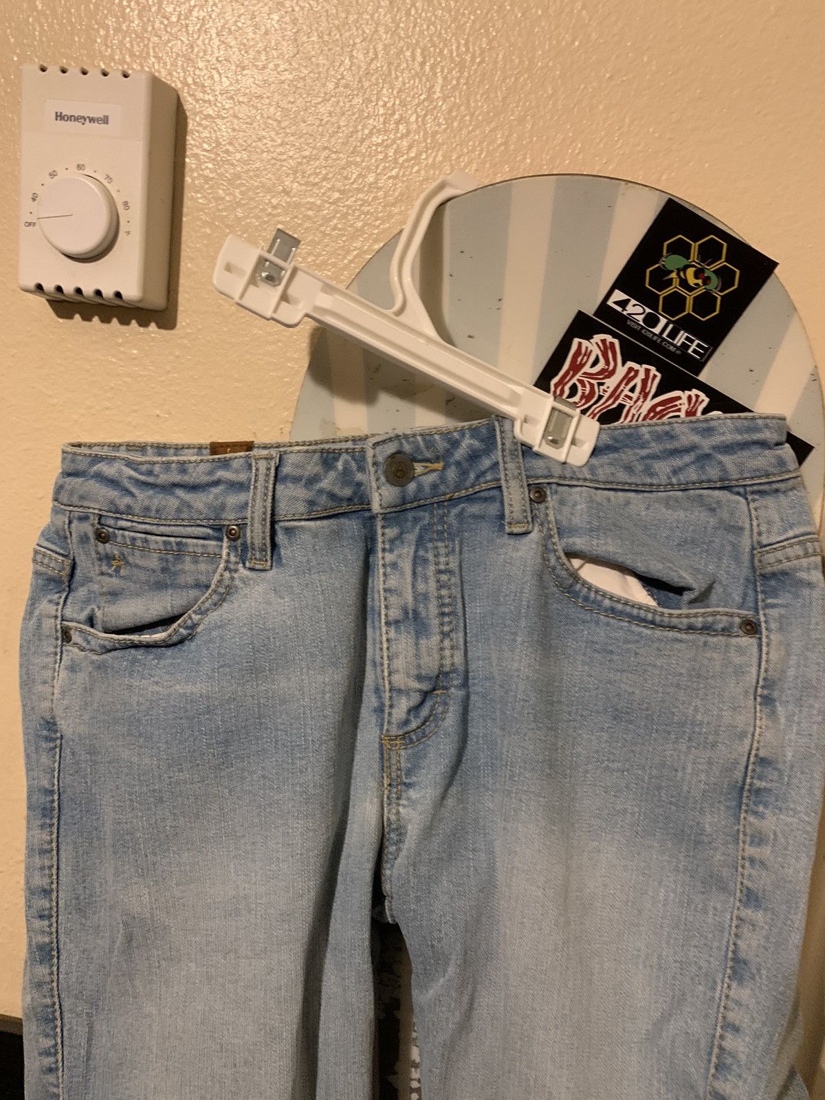 Wrangler Women’s Short Rise lAura Jeans from The Women at Wrangler Size 28" / US 6 / IT 42 - 4 Thumbnail