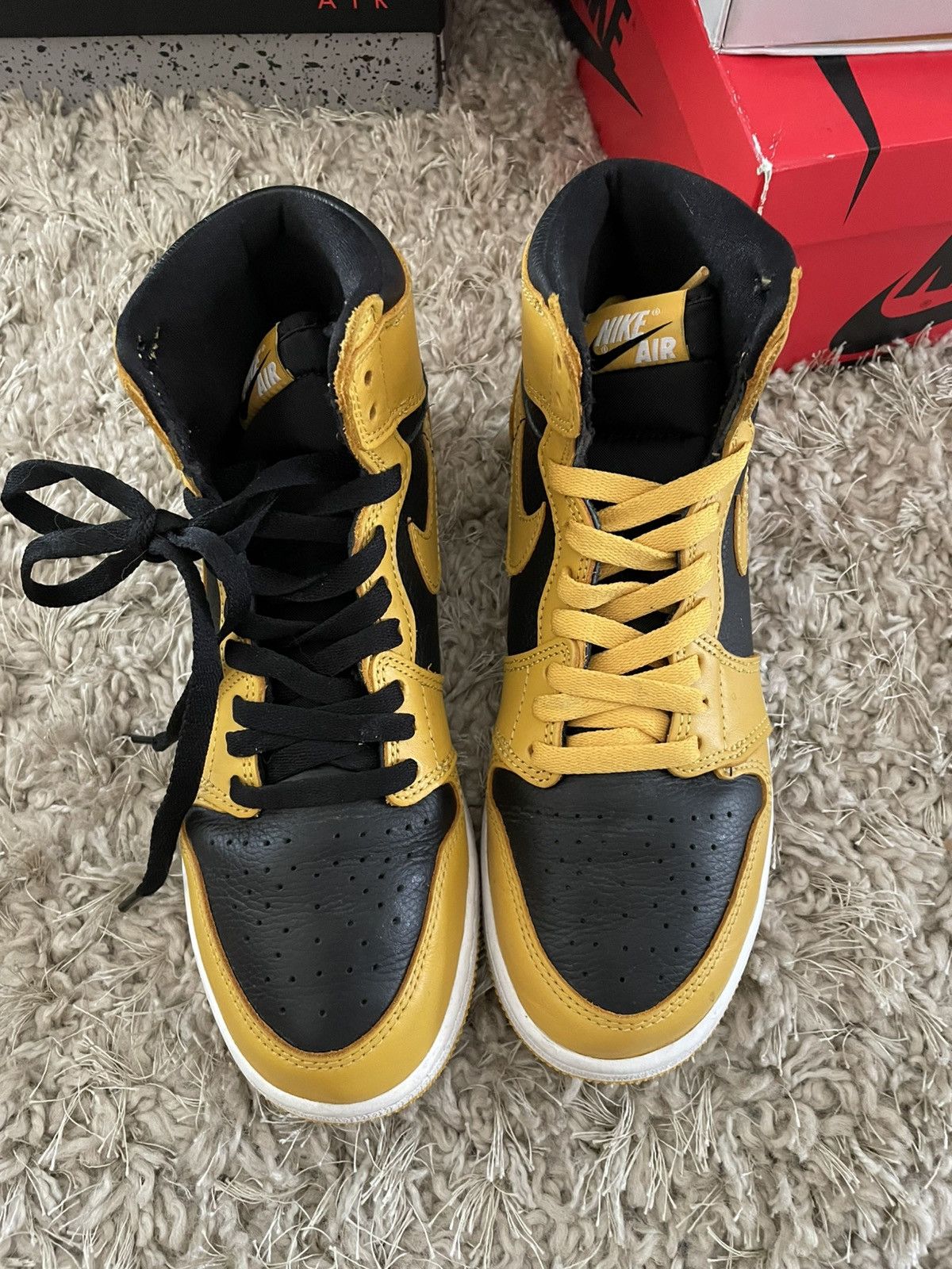 Jordan Brand Jordan 1 pollen GS Size US 7 / EU 40 - 4 Thumbnail