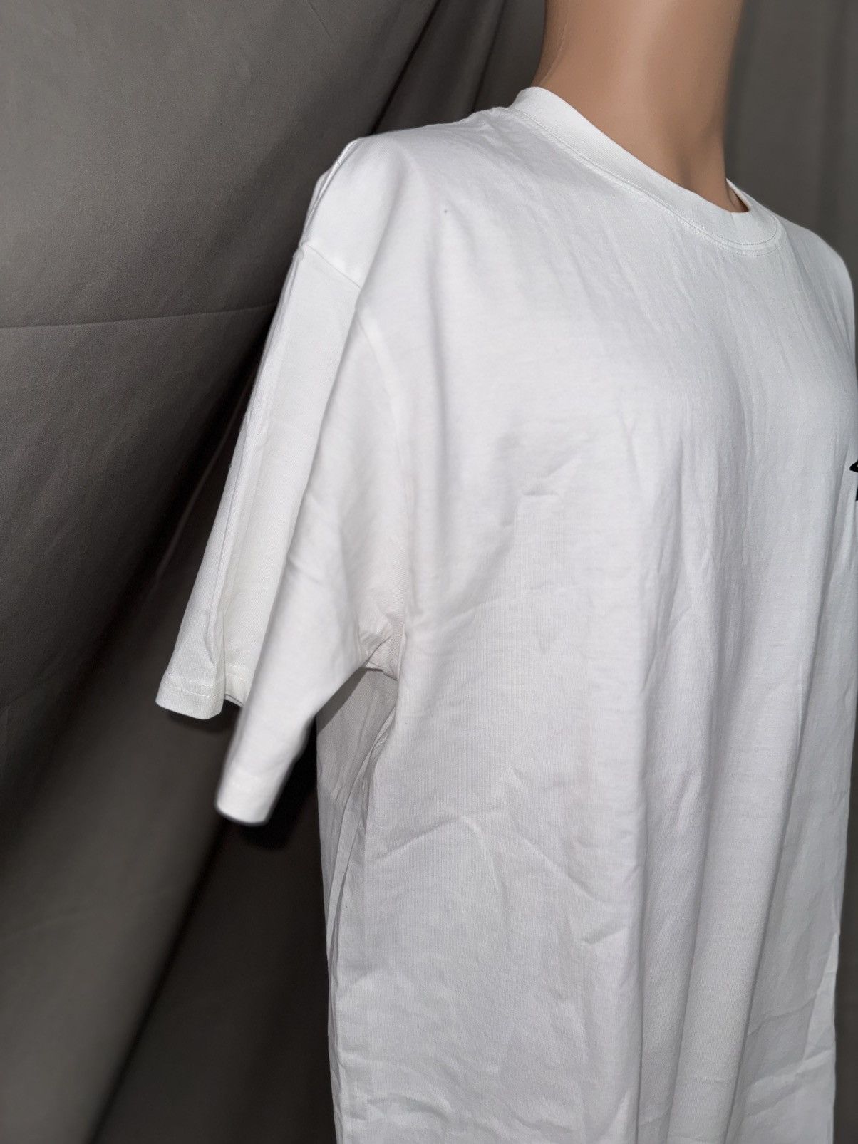 Stussy Stussy White Fuzzy Dice T Shirt Size Large Size US L / EU 52-54 / 3 - 3 Thumbnail