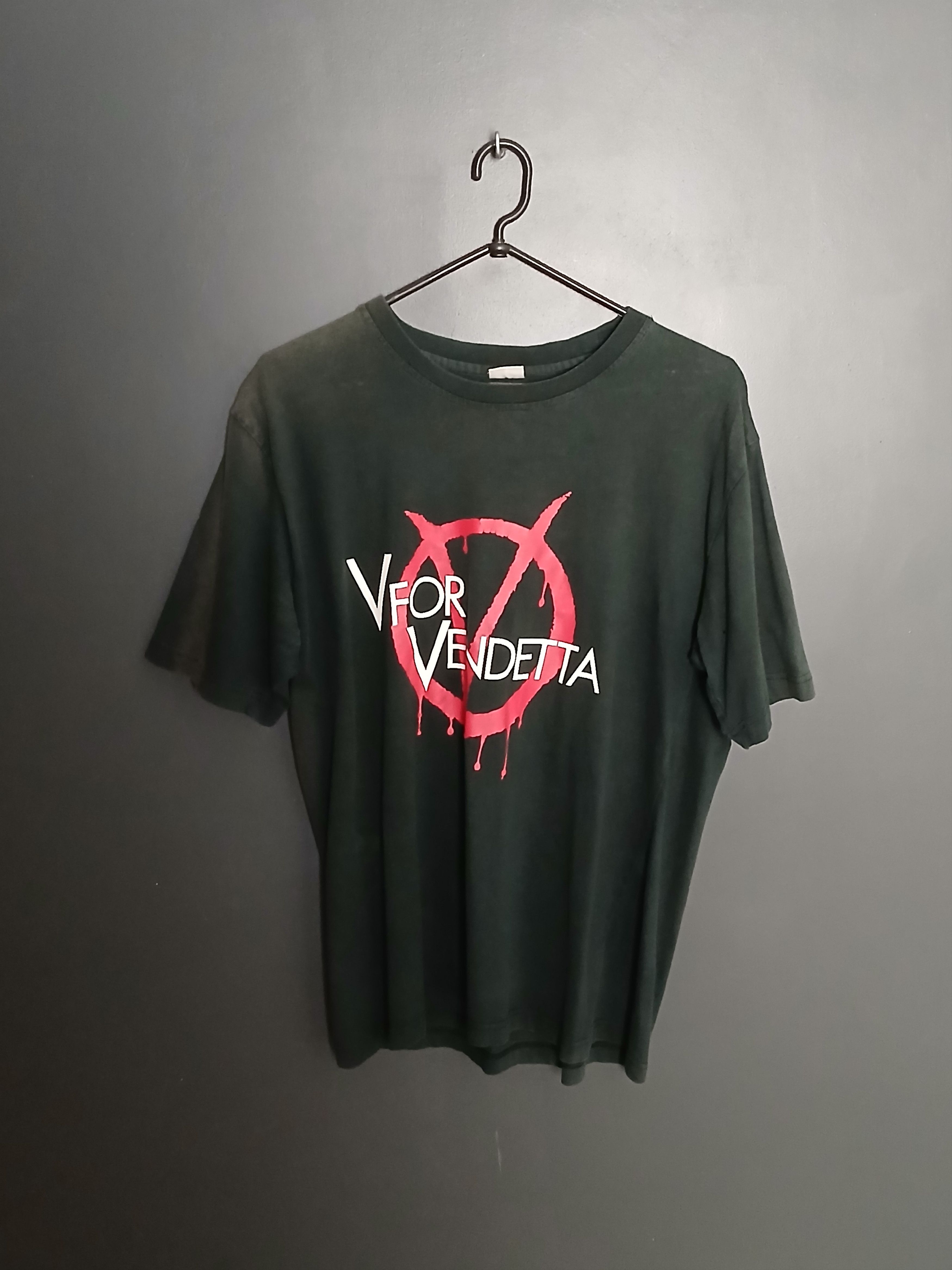 Vintage Vintage V For Vendetta T-Shirt Size US M / EU 48-50 / 2 - 1 Thumbnail