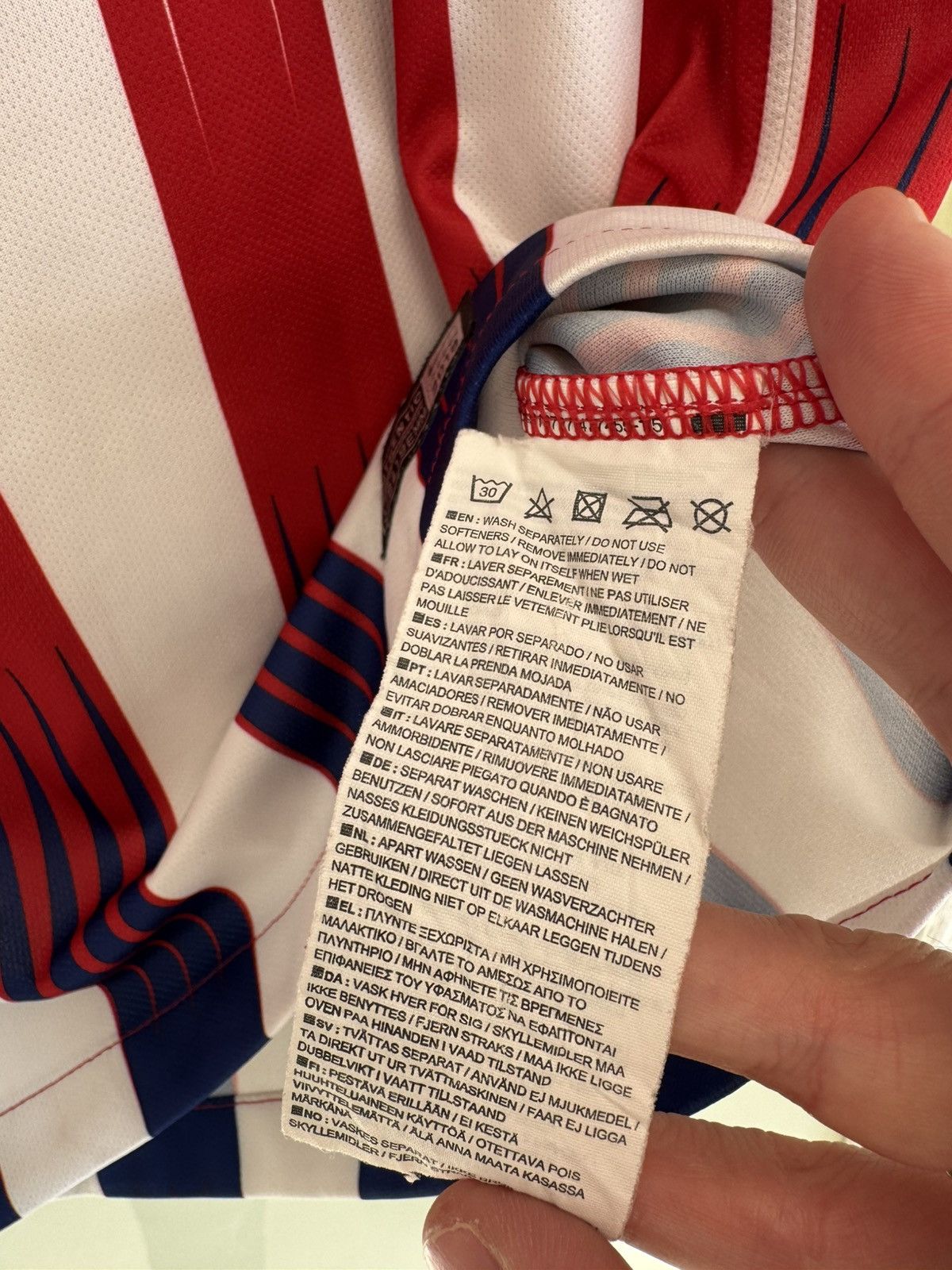 Nike Atletico Madrid 2019-2020 Home Soccer Jersey Football Shirt Size US XL / EU 56 / 4 - 16 Thumbnail