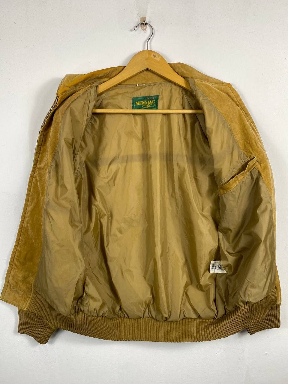 Japanese Brand vintage japanese brand velvet jacket nice design Size US L / EU 52-54 / 3 - 5 Thumbnail