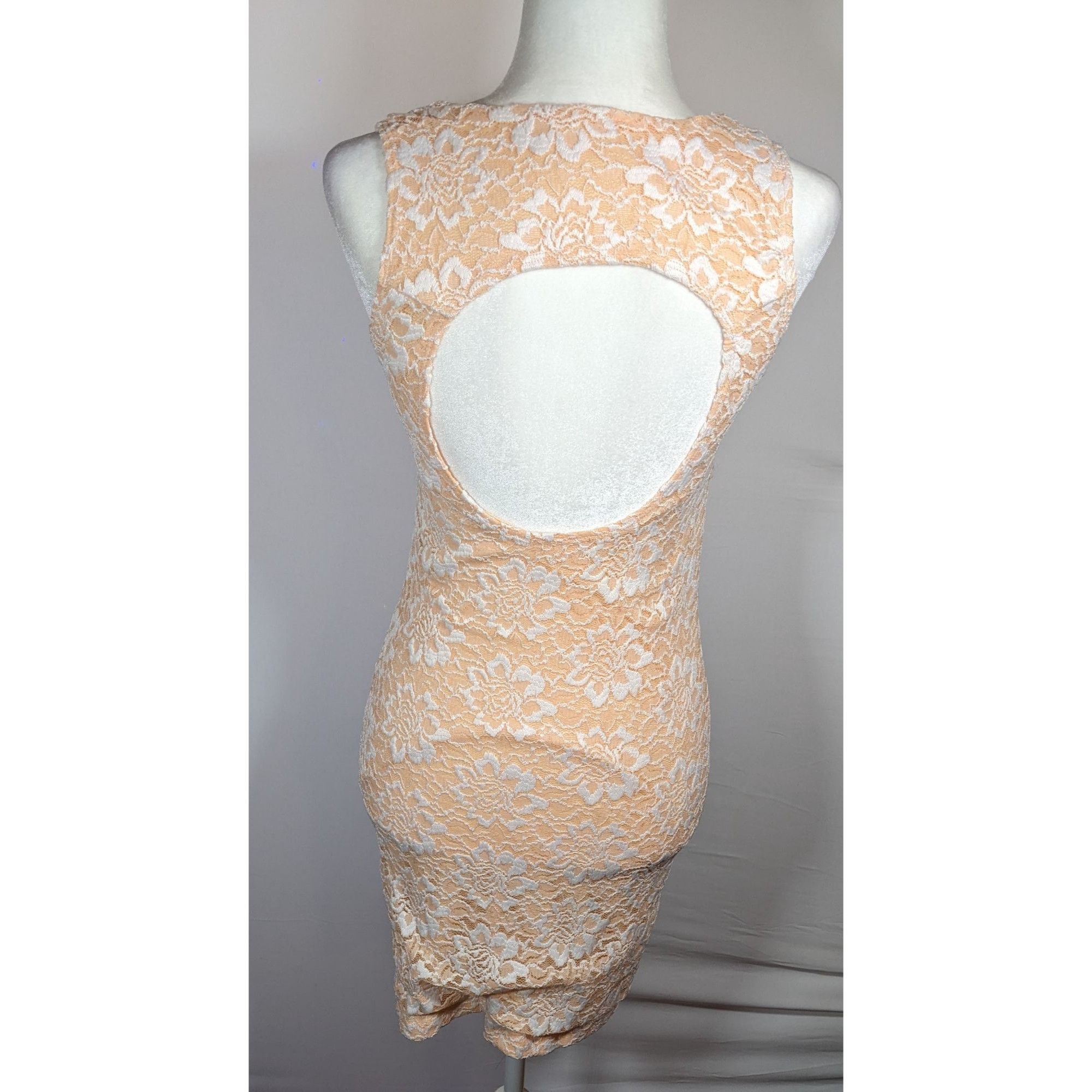 Other Alt. B Peach And White Floral Keyhole Open Back Bodycon Dres Size L / US 10 / IT 46 - 7 Thumbnail