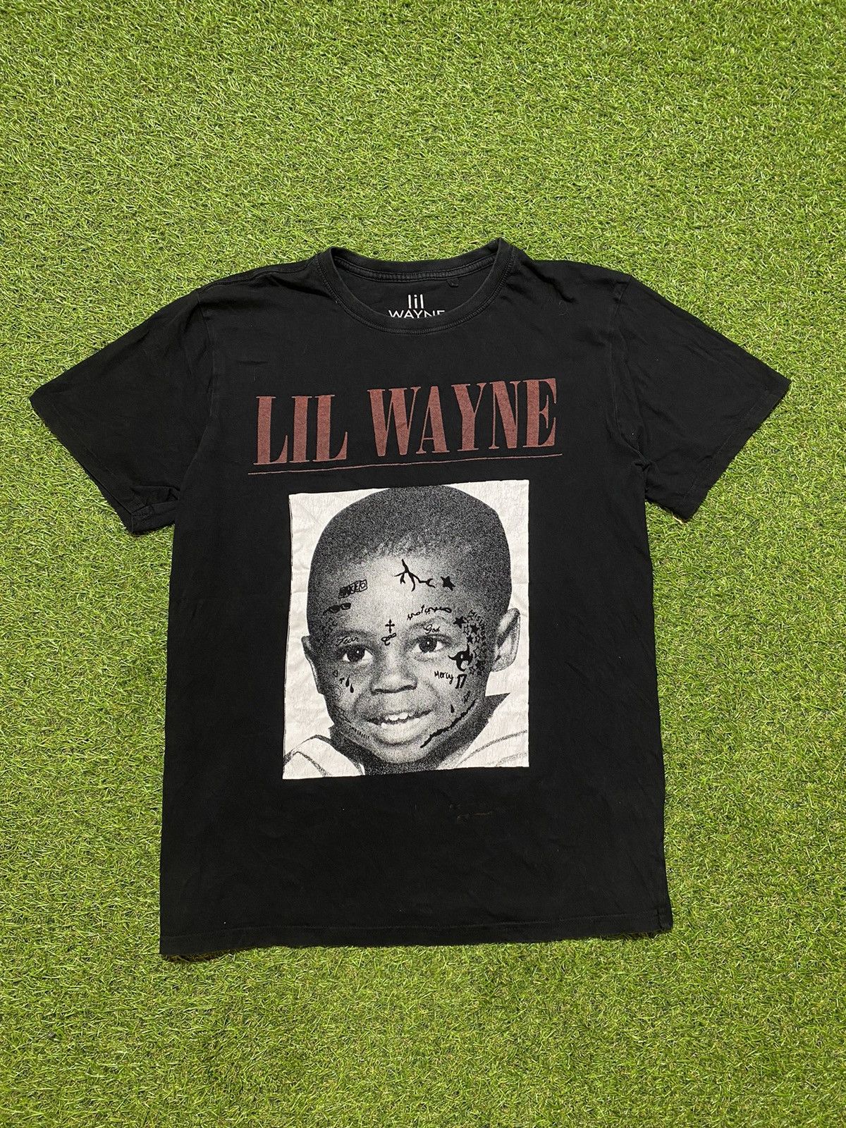 Lil Wayne Vintage Y2K Lil Wayne tee big logo streetwear rap tee size S Size US S / EU 44-46 / 1 - 1 Thumbnail