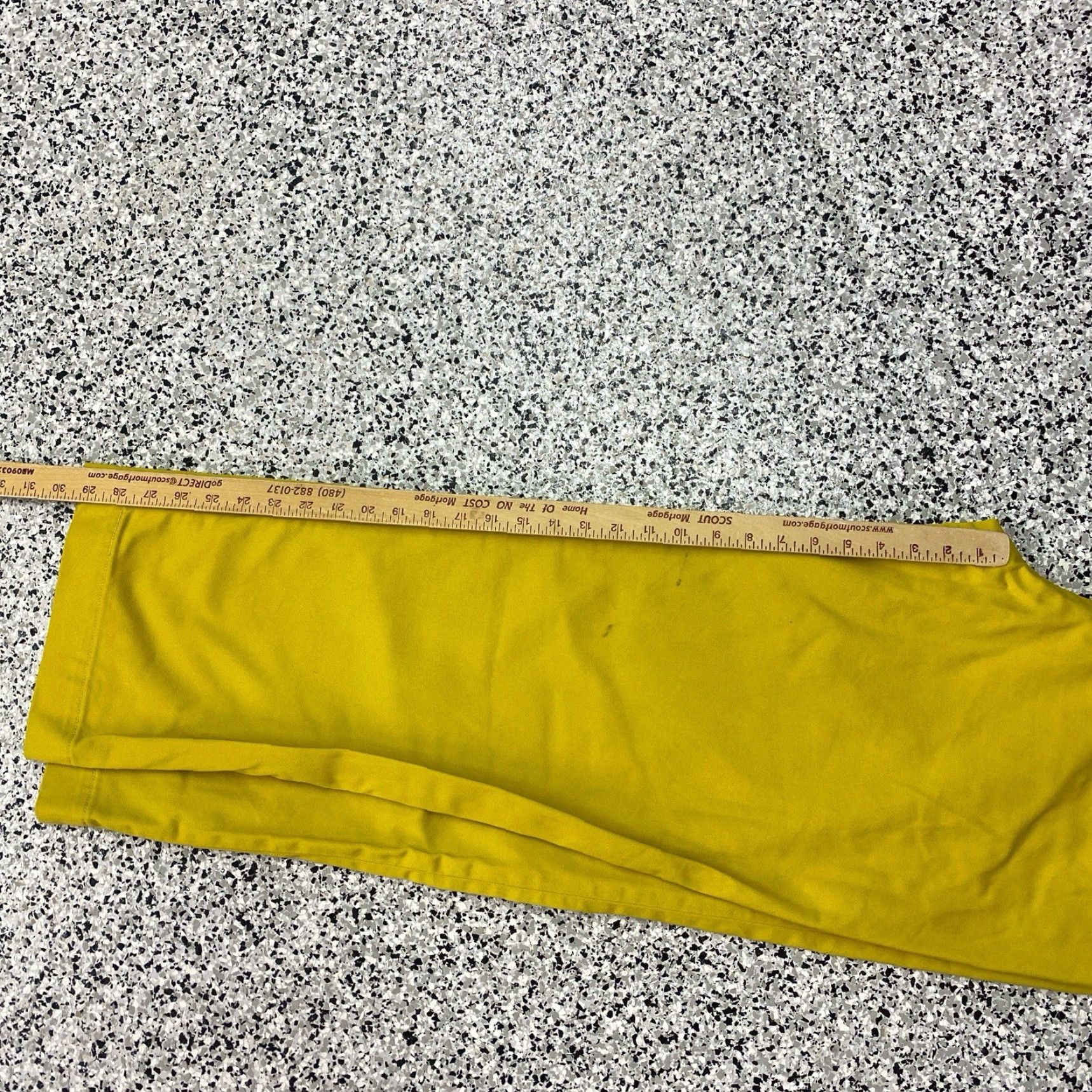 Levi's Levi's Strauss Loose Chinos Pants Mens 32x29 Yellow Cotton Blend Logo Casual 90s? Nope (not vintage) Size US 32 / EU 48 - 6 Thumbnail