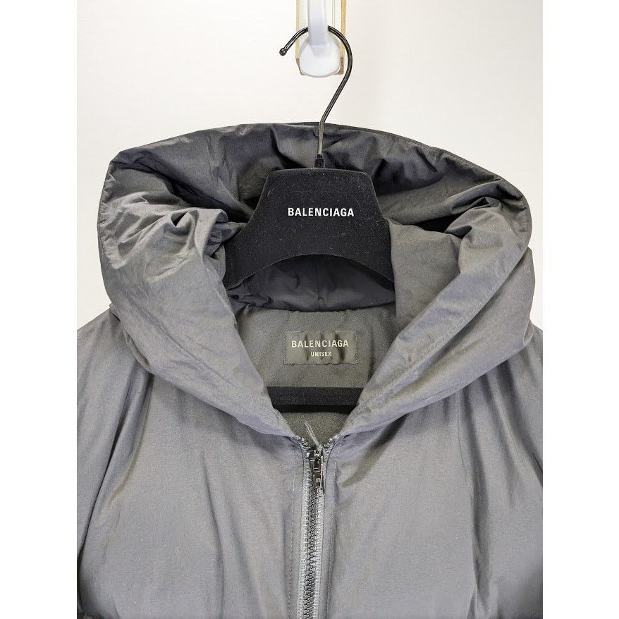 Balenciaga o1rshd1 Sporty B Down Puffer Jacket in Black Size US M / EU 48-50 / 2 - 4 Thumbnail