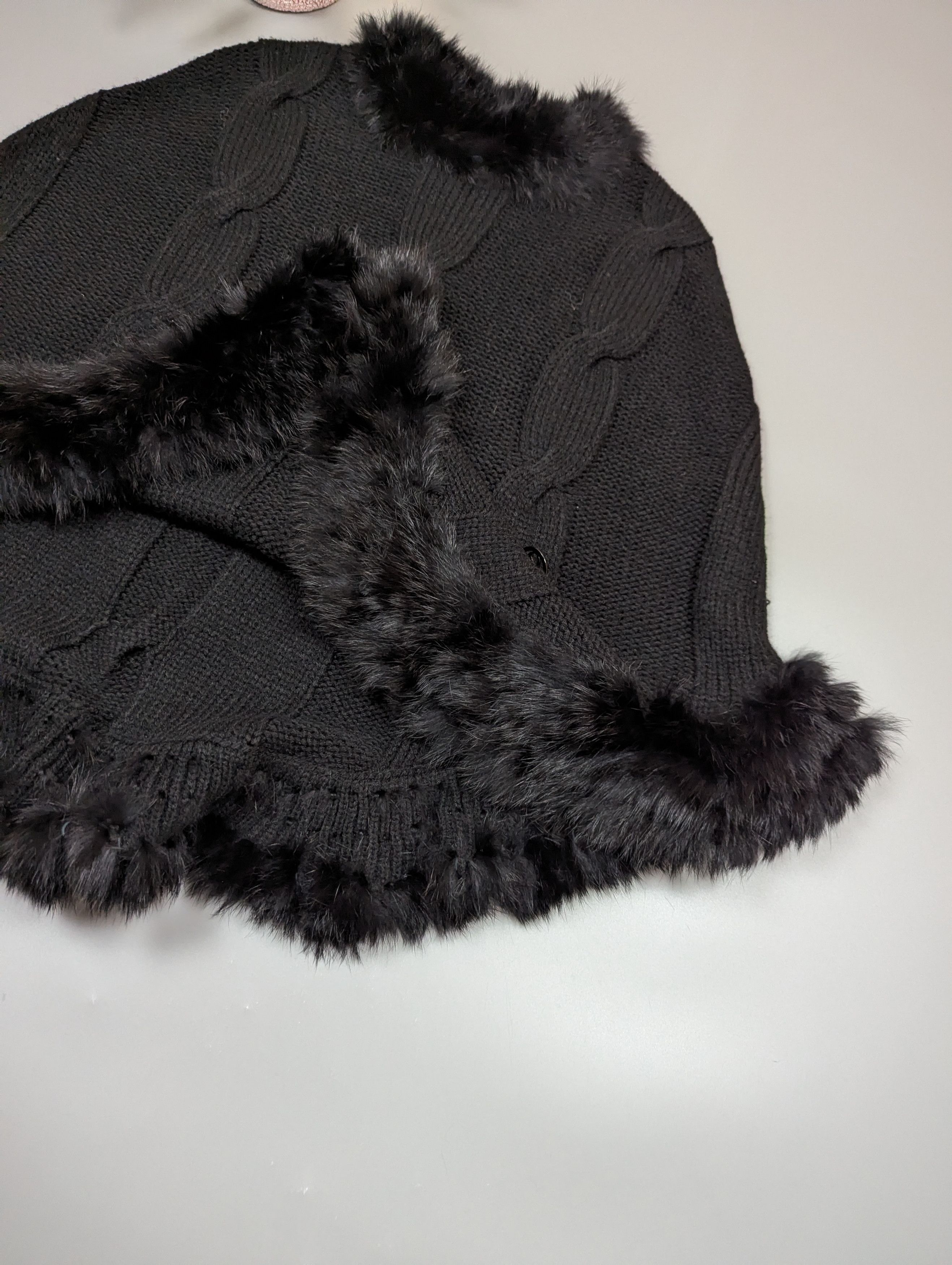 Giorgio Armani Armani Jeans Knitted Poncho Black Faux Fur Trim Bolero Size M / US 6-8 / IT 42-44 - 6 Thumbnail