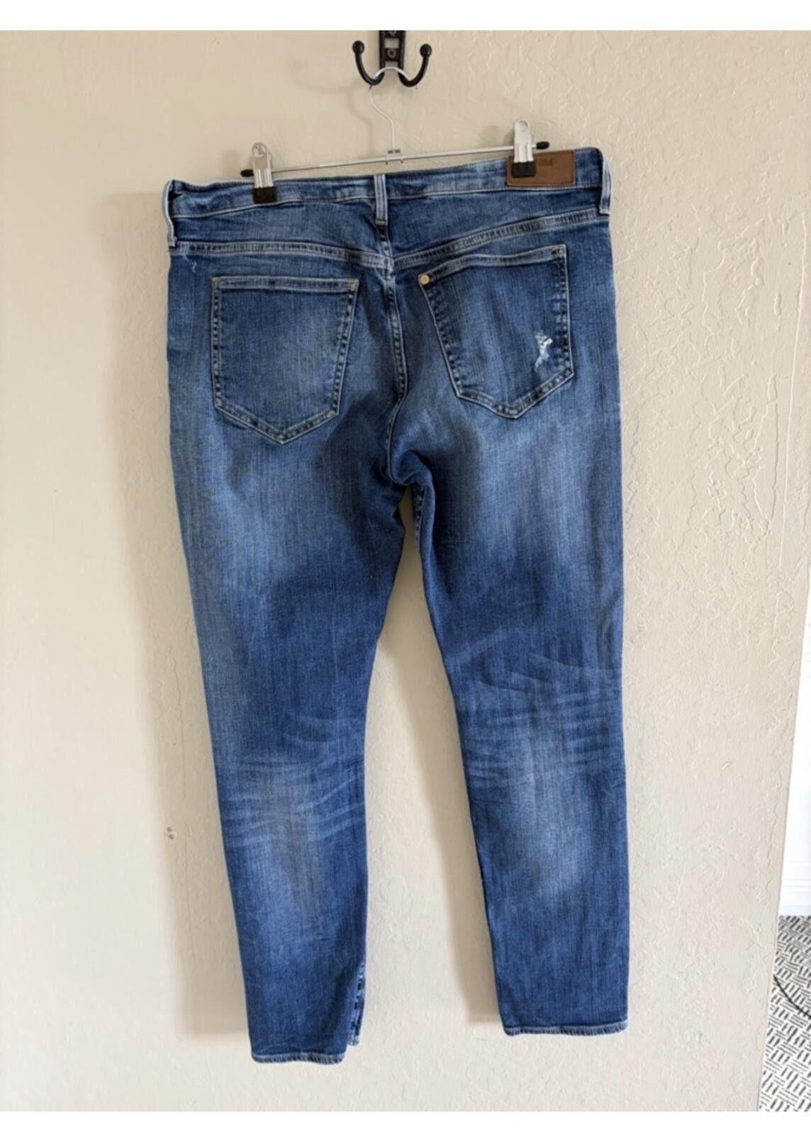 H&M H&M Light Blue Boyfriend Denim Jeans - Tapered Leg Size 29" - 7 Thumbnail