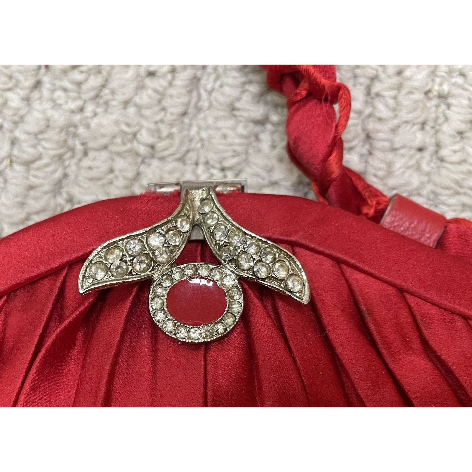 Gucci Vintage Gucci Red Pleated Satin Evening Bag Handbag Clutch Size ONE SIZE - 3 Thumbnail