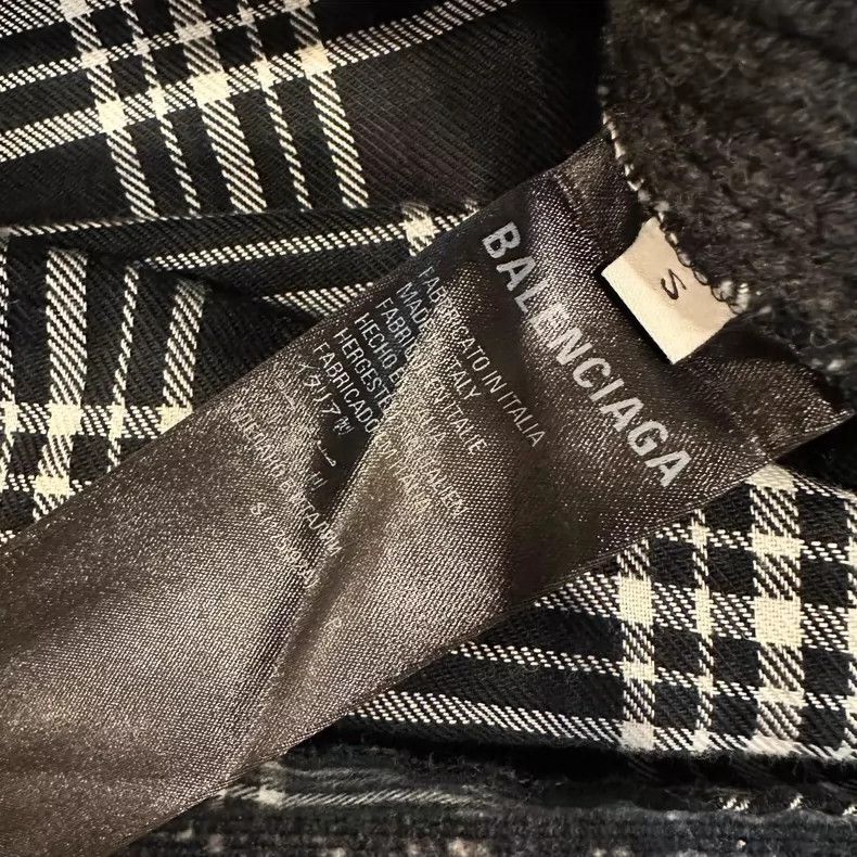 Balenciaga Balenciaga Plaid Printed V-Neck Long Sleeve Shirt Size US S / EU 44-46 / 1 - 7 Thumbnail