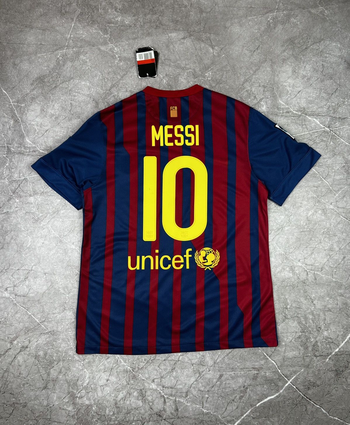 Nike Vintage Nike Barcelona soccer jersey 10 Messi Size L Size US L / EU 52-54 / 3 - 18 Thumbnail