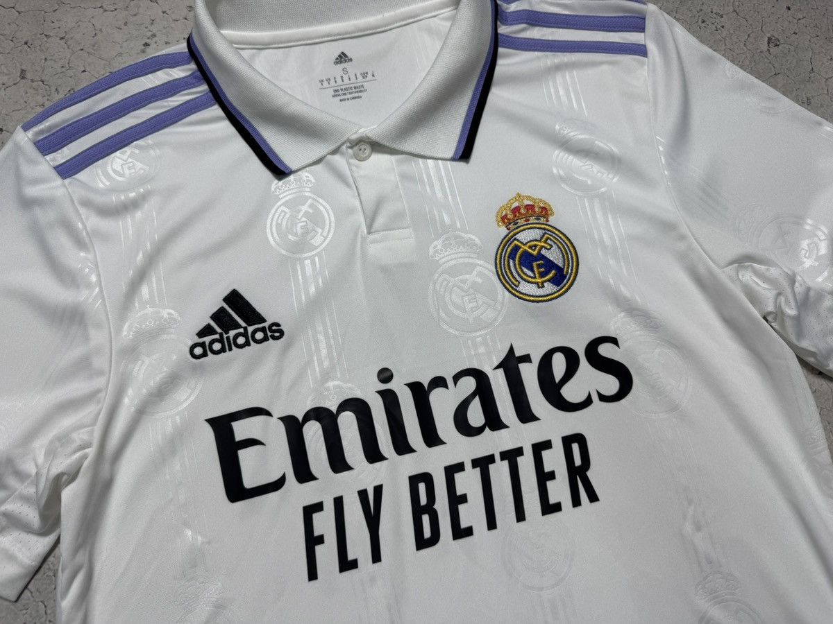 Adidas Adidas FC Real Madrid 2022-2023 Vintage Soccer Jersey Size US S / EU 44-46 / 1 - 6 Thumbnail