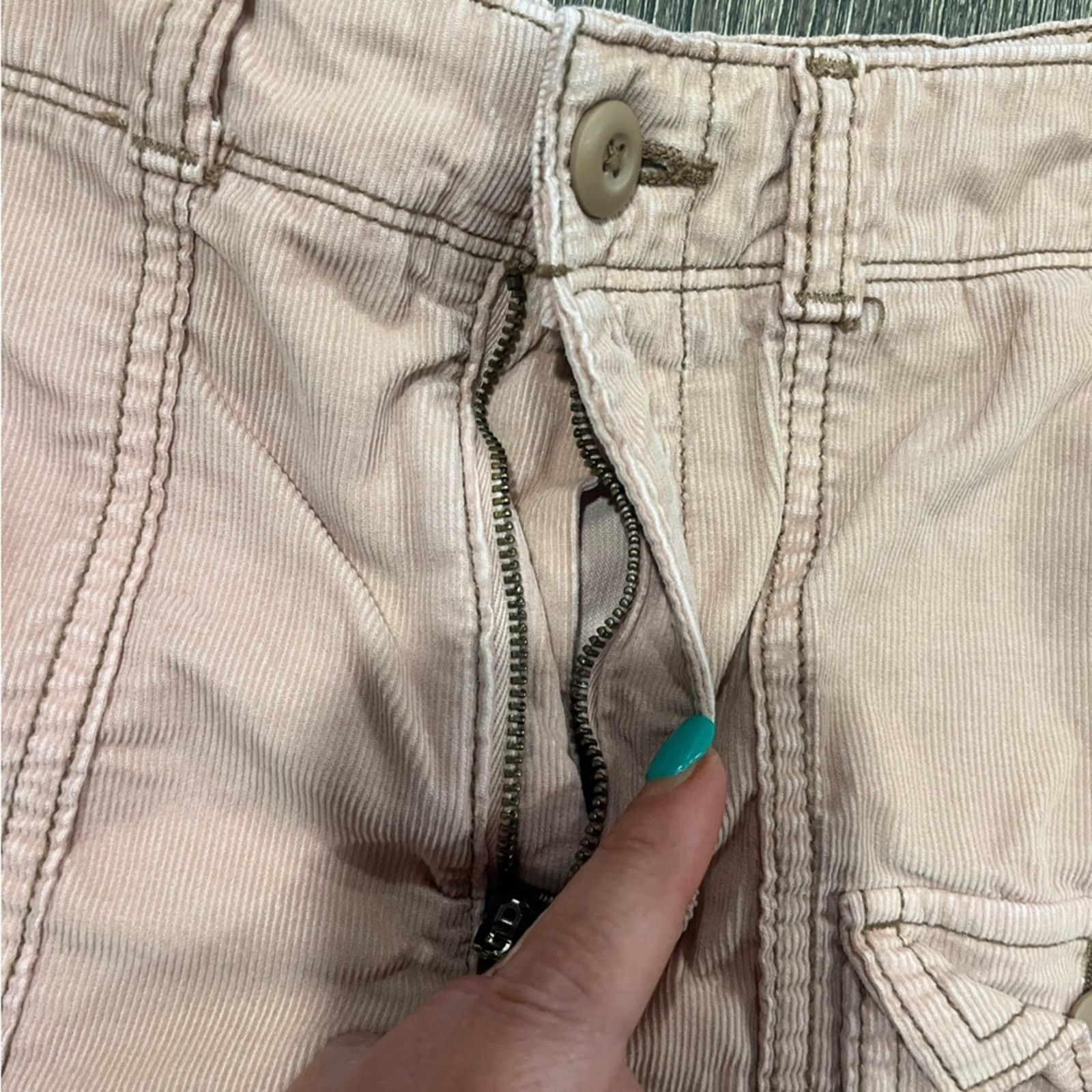 American Eagle Outfitters American Eagle 90's Shorts Cargo Pockets High Rise Pink Size 26" / US 2 / IT 38 - 4 Thumbnail