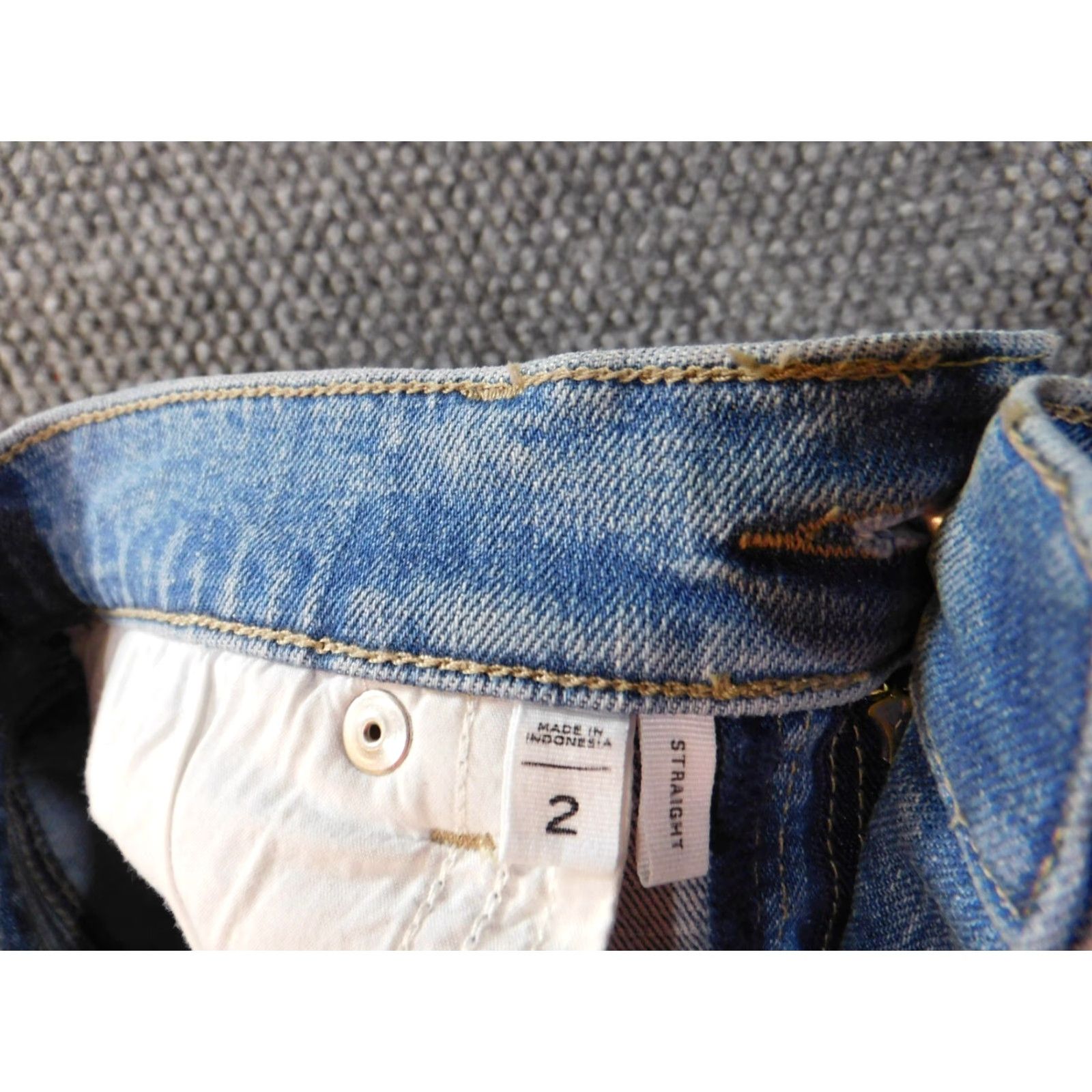 Loft LOFT Jeans size 2 blue straight Womens Regular denim Zip pockets stretch light wash 27in inseam 28in waist Modern 90s none? Size 26" / US 2 / IT 38 - 6 Thumbnail