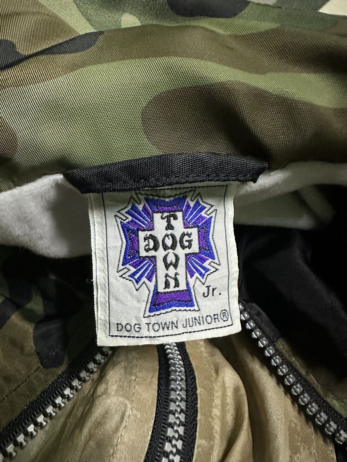 Dogtown × Welcome Skateboards Dogtown skateboards camo windbreaker jacket Size US L / EU 52-54 / 3 - 7 Thumbnail