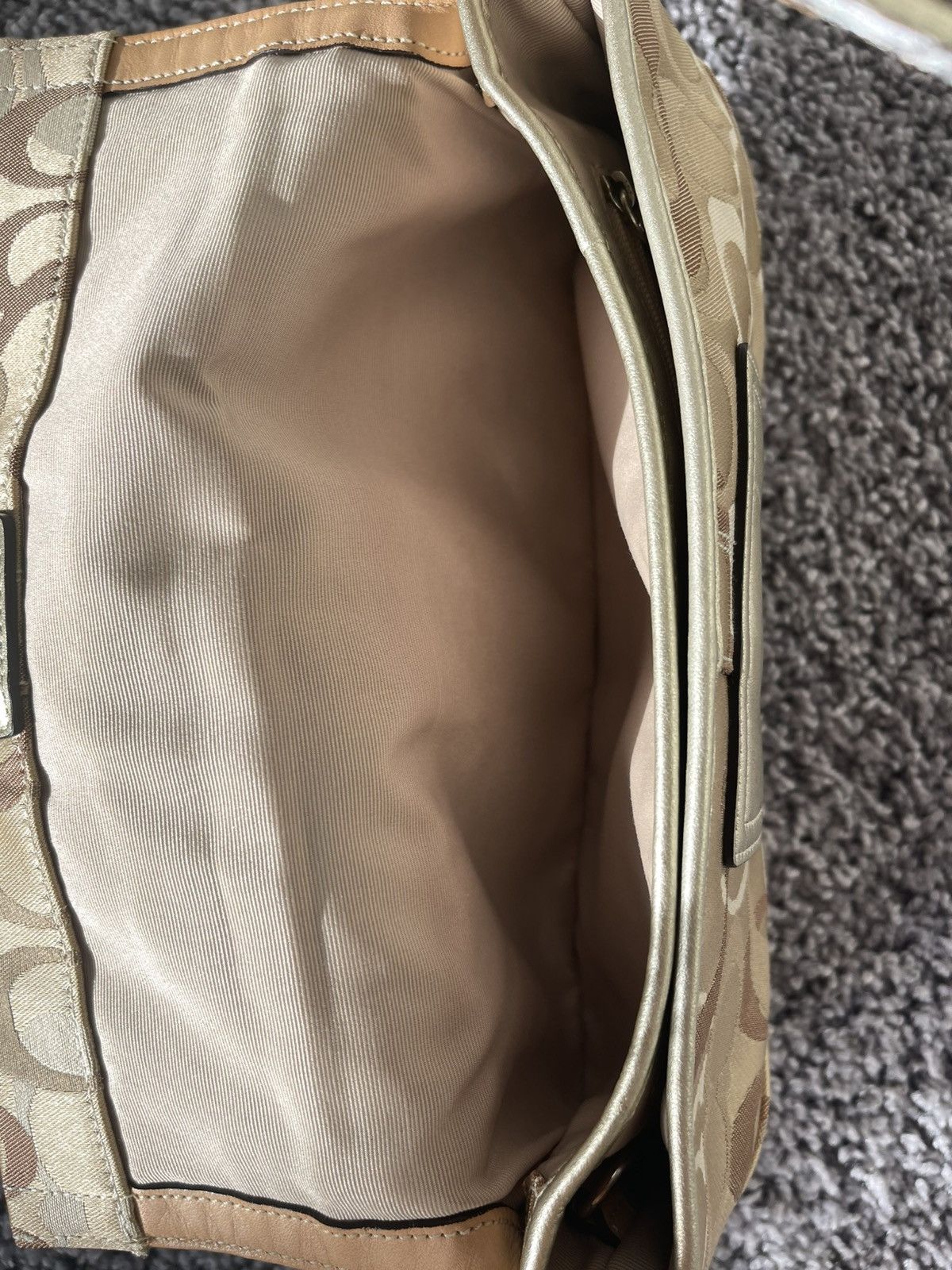 Coach Coach Soho Signature Buckle Shoulder Bag Size ONE SIZE - 6 Thumbnail