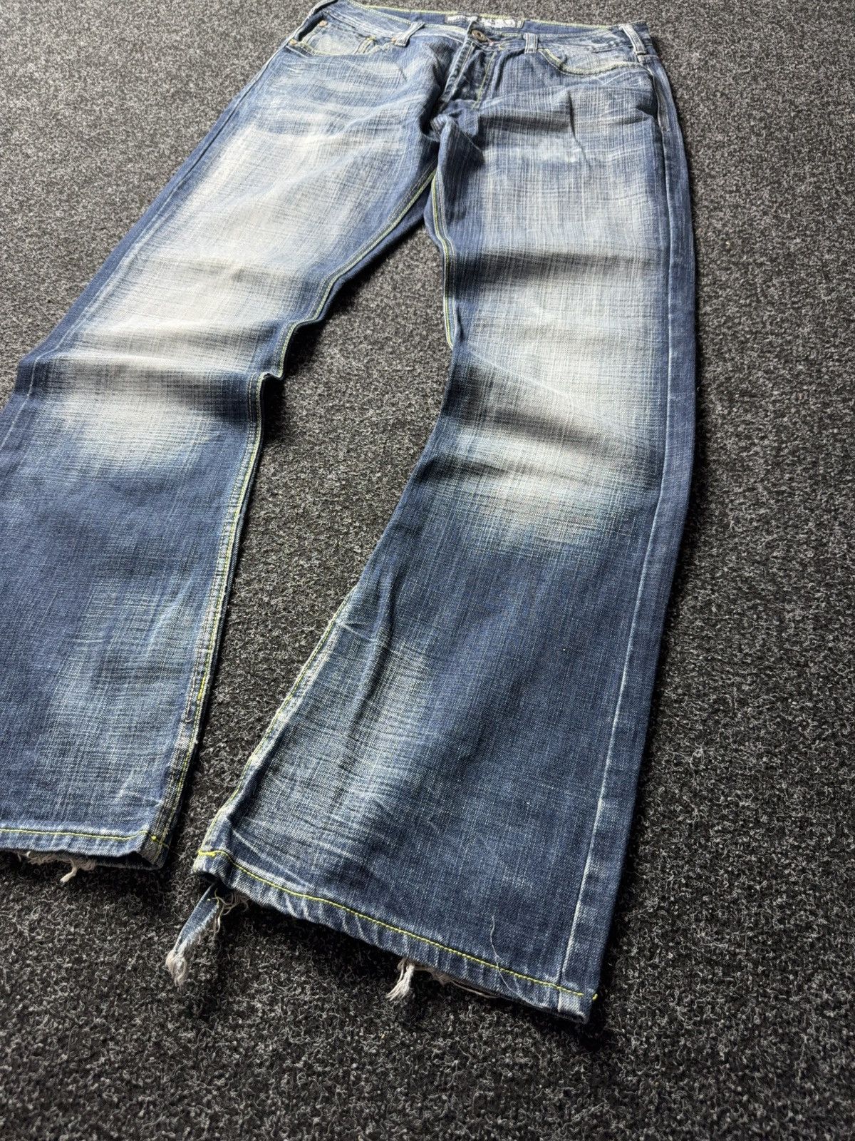Japanese Brand Vintage Retro Y2K Sk8 Flared Distressed Denim pants Size US 33 - 3 Thumbnail