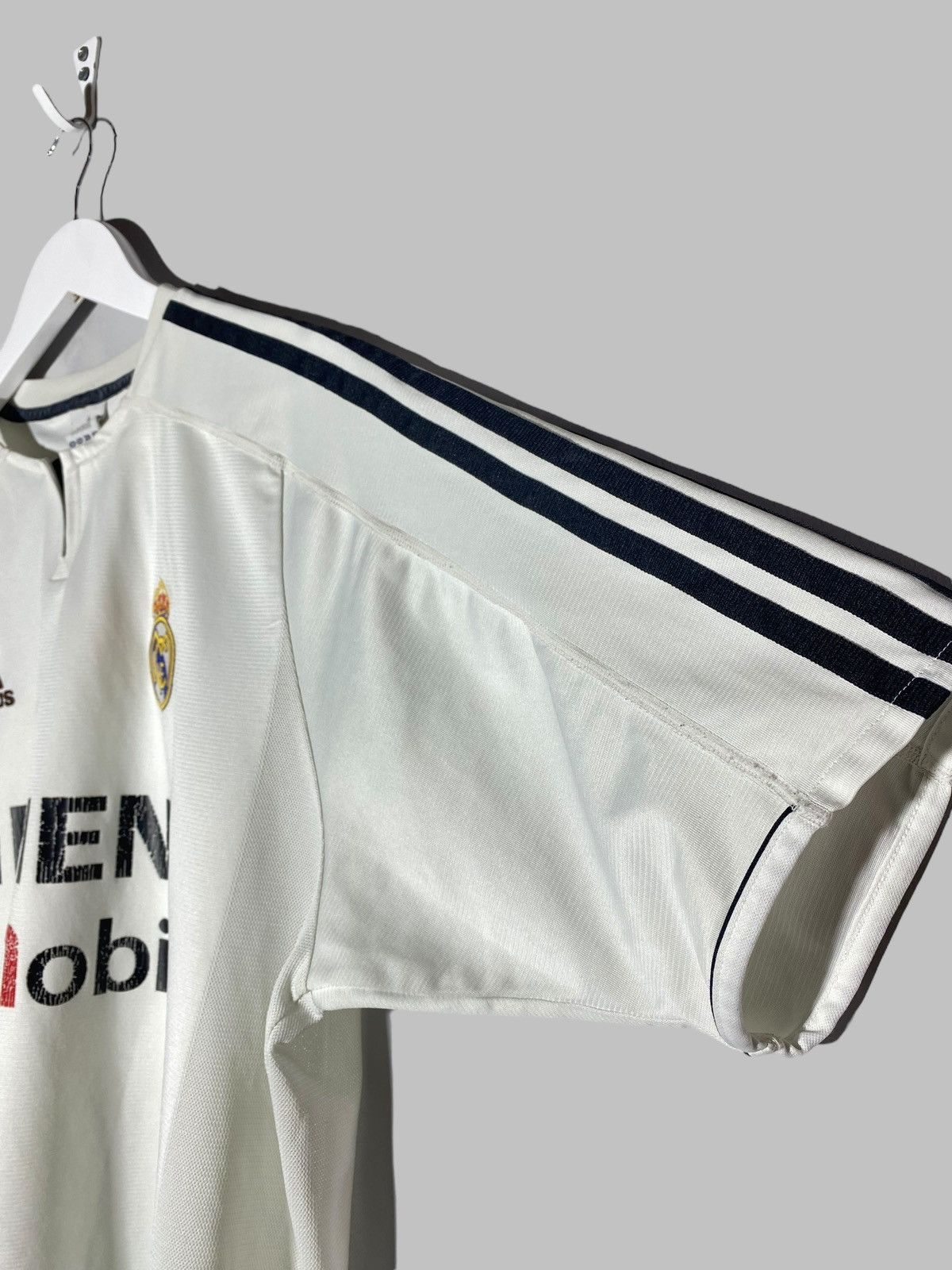 Vintage Vintage Adidas Real Madrid 2003/04 Home Soccer Jersey Size US L / EU 52-54 / 3 - 6 Thumbnail