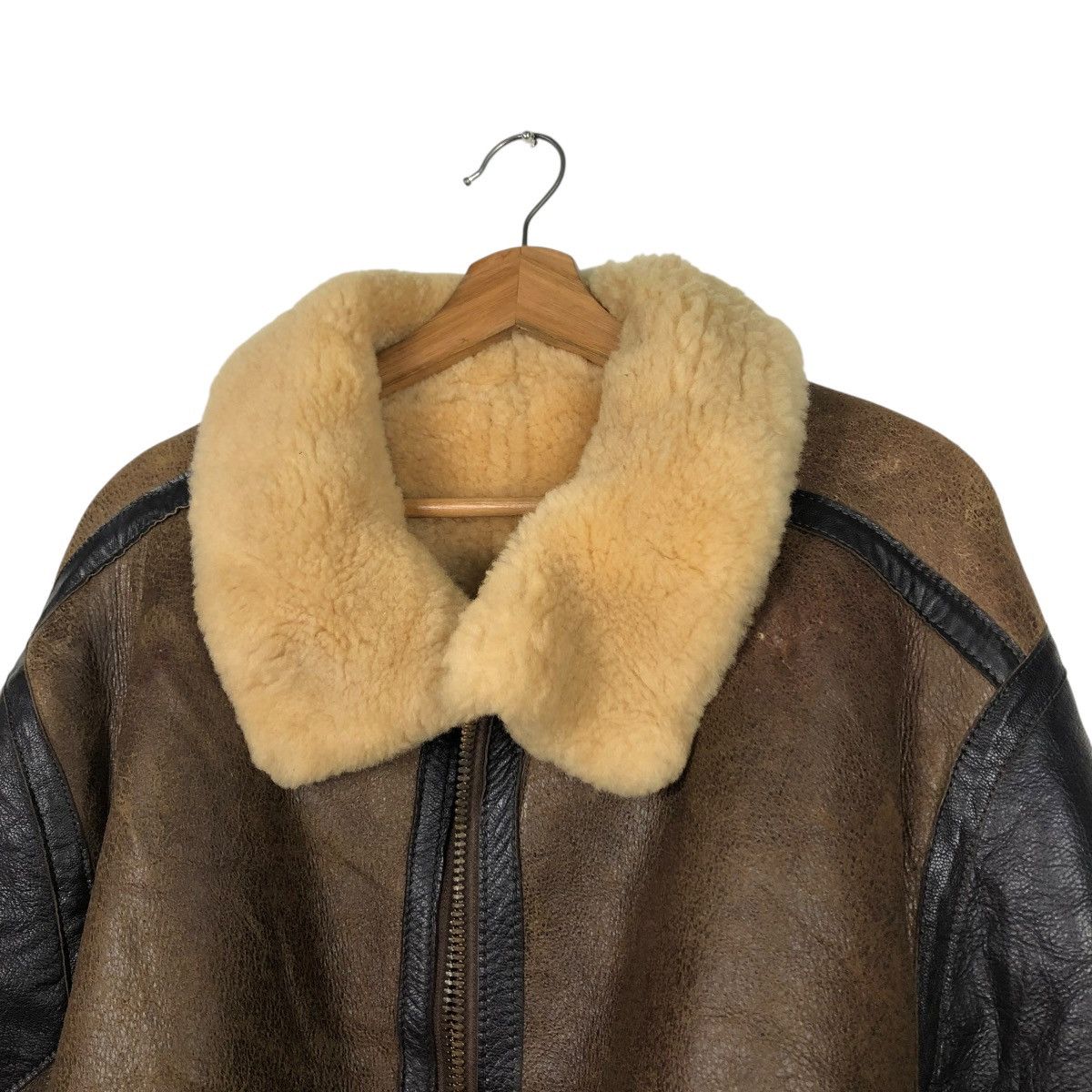 Aero Leathers 🔥TRUE VINTAGE 70’s GOLDEN BEAR SHEARLING FLIGHT JACKET B3 Size US M / EU 48-50 / 2 - 17 Thumbnail