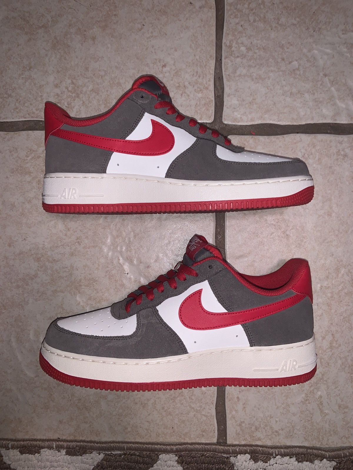 Nike Nike Air Force 1 ‘07 LV8 Cave Stone University Red Size 9 Size US 9 / EU 42 - 1 Thumbnail