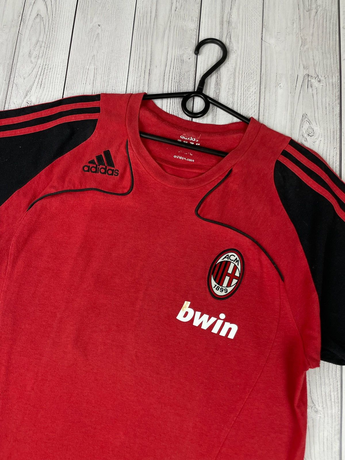 Adidas Vintage AC Milan adidas red training tee logo rare size M-L Size US M / EU 48-50 / 2 - 2 Thumbnail