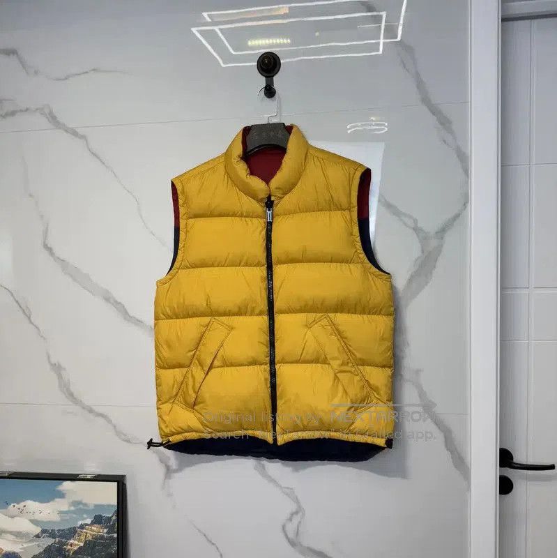 Burberry Burberry Yellow Logo Sleeveless Outerwear. Size US L / EU 52-54 / 3 - 1 Thumbnail