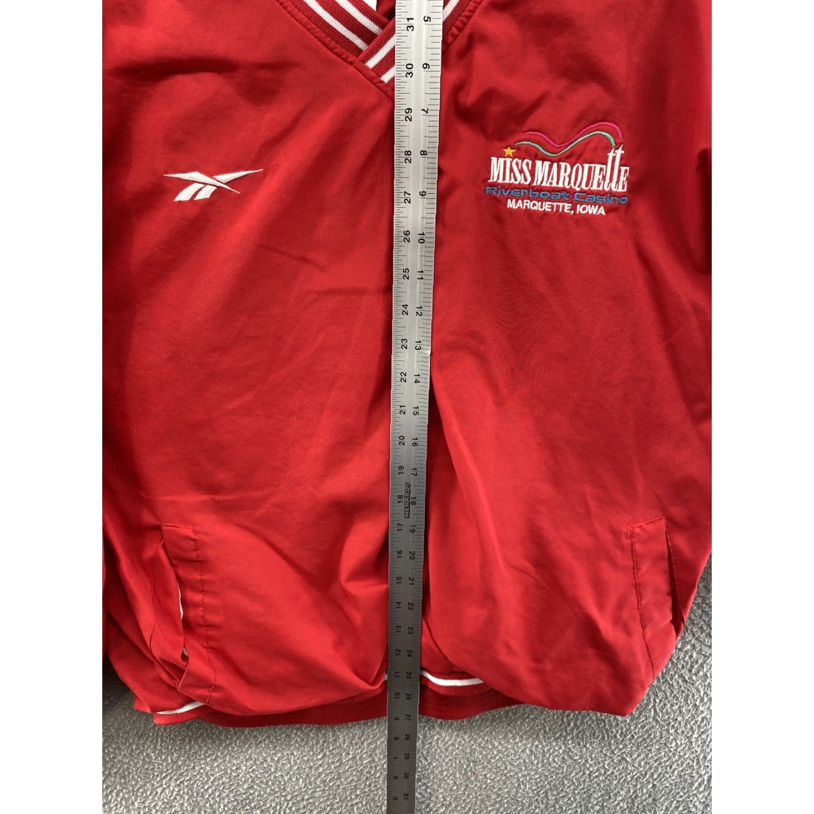 Reebok VINTAGE Reebok Windbreaker Jacket Unisex Adults L Red Miss Marquette Riverboat Casino Iowa Size US L / EU 52-54 / 3 - 7 Thumbnail