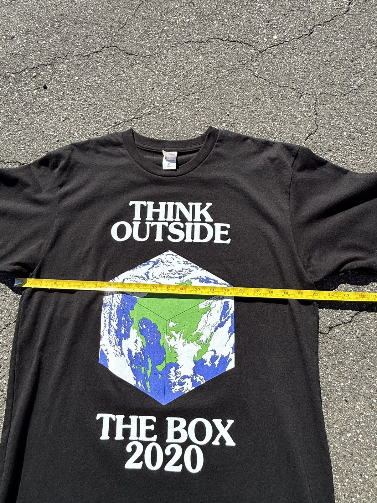 Virgil Abloh FIGURES OF SPEECH (THINK OUTSIDE THE BOX) Size US L / EU 52-54 / 3 - 9 Thumbnail