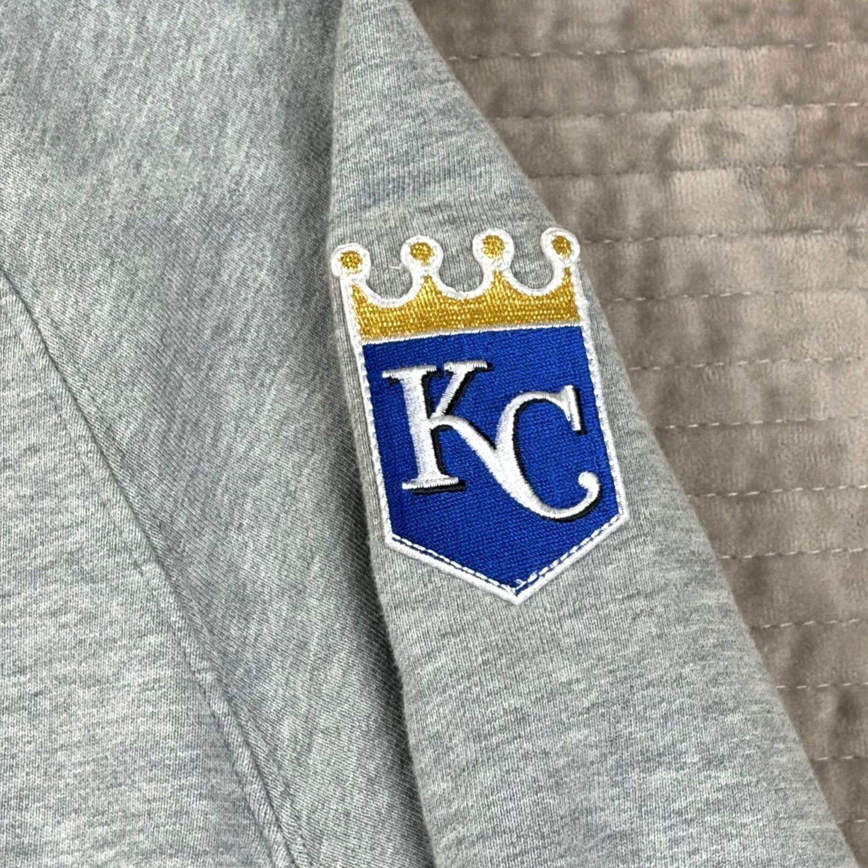 Levi's VINTAGE? No — Levis MLB Kansas City Royals Sweatshirt Mens 2XL Gray Raglan Pullover Crewneck Size US XXL / EU 58 / 5 - 7 Thumbnail