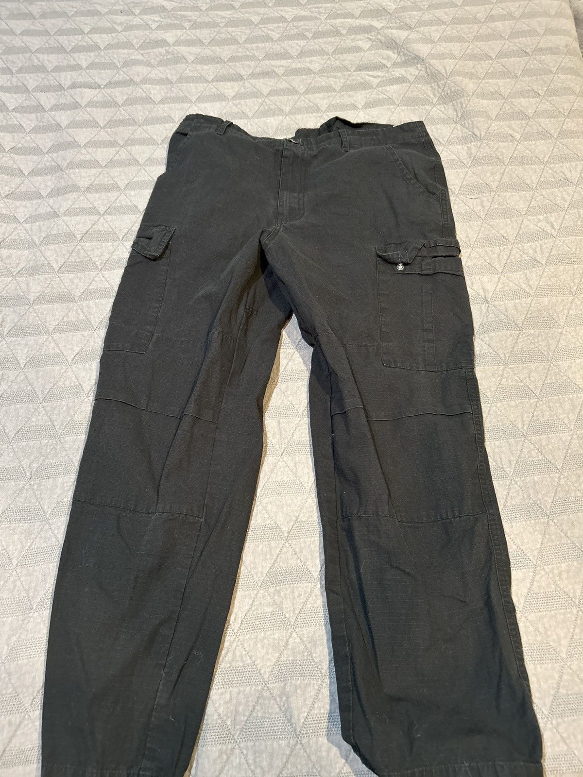 Carhartt Carhartt black cargo pants Size US 32 / EU 48 - 2 Thumbnail