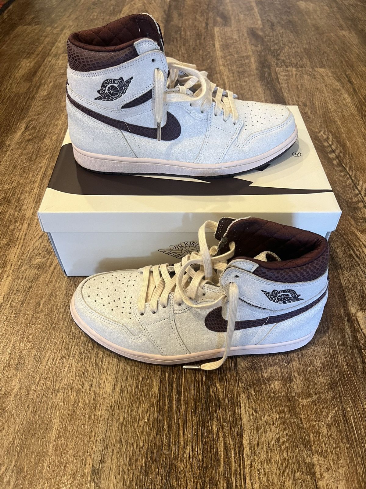 A Ma Maniere × Jordan Brand Jordan 1 Retro High OG x A Ma Maniére Size US 10.5 / EU 43-44 - 1 Thumbnail