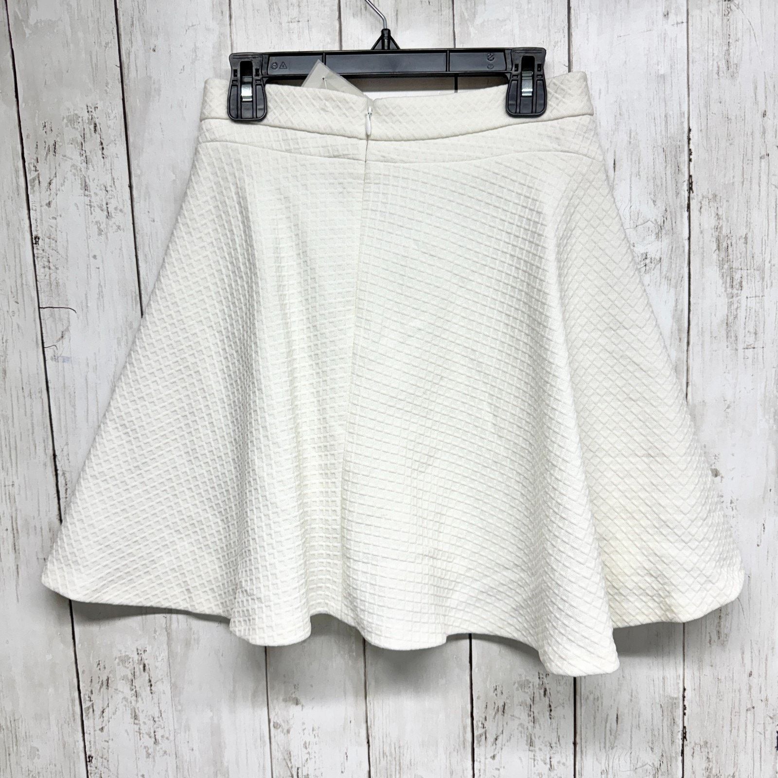 Rebecca Minkoff Rebecca Minkoff Skirt Sz 0 Quilted Textured Ivory Cream Pull Size 25" / US 0 / IT 36 - 6 Thumbnail