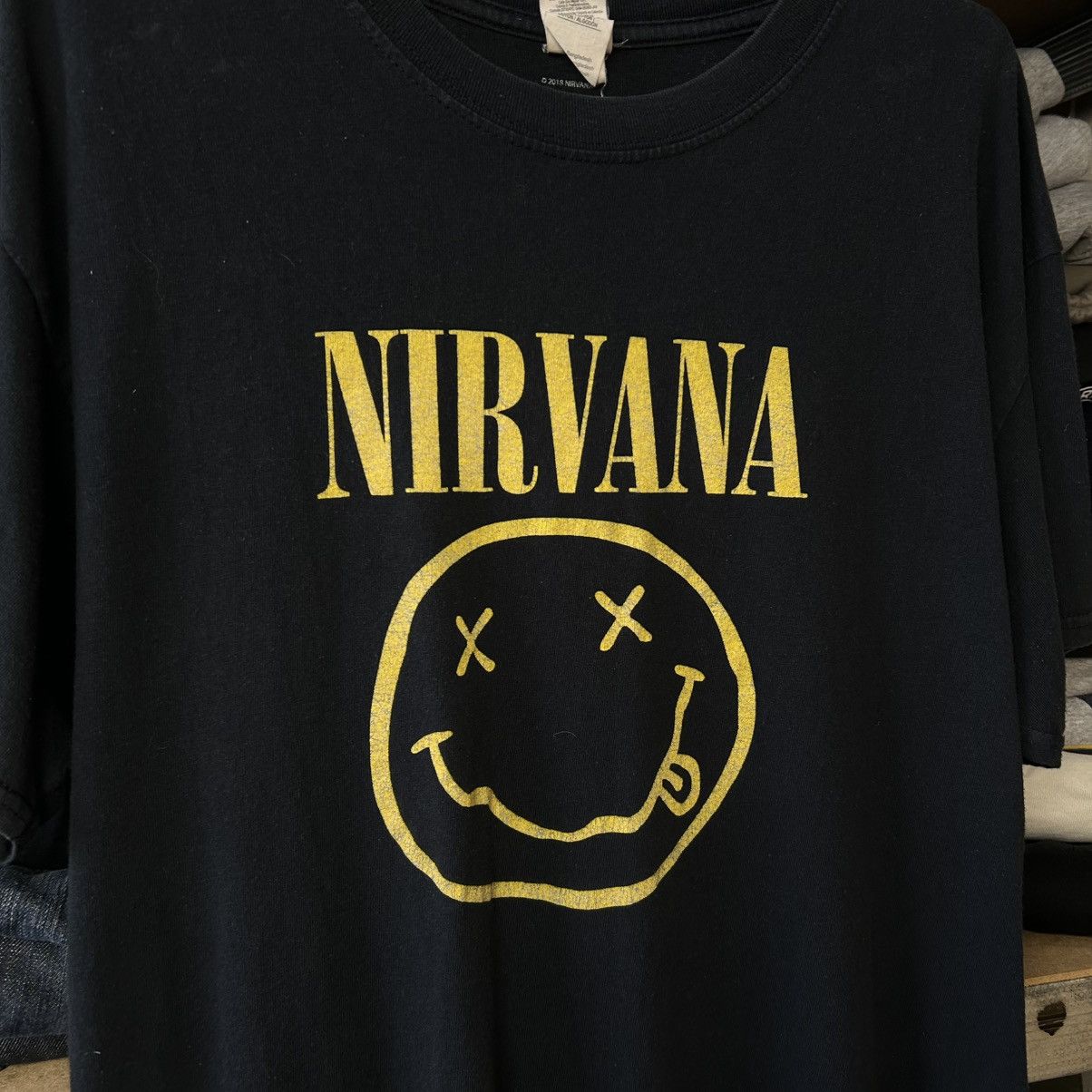 Band Tees Vintage Nirvana Smile Big Logo Rock Band tee size L Size US L / EU 52-54 / 3 - 2 Thumbnail