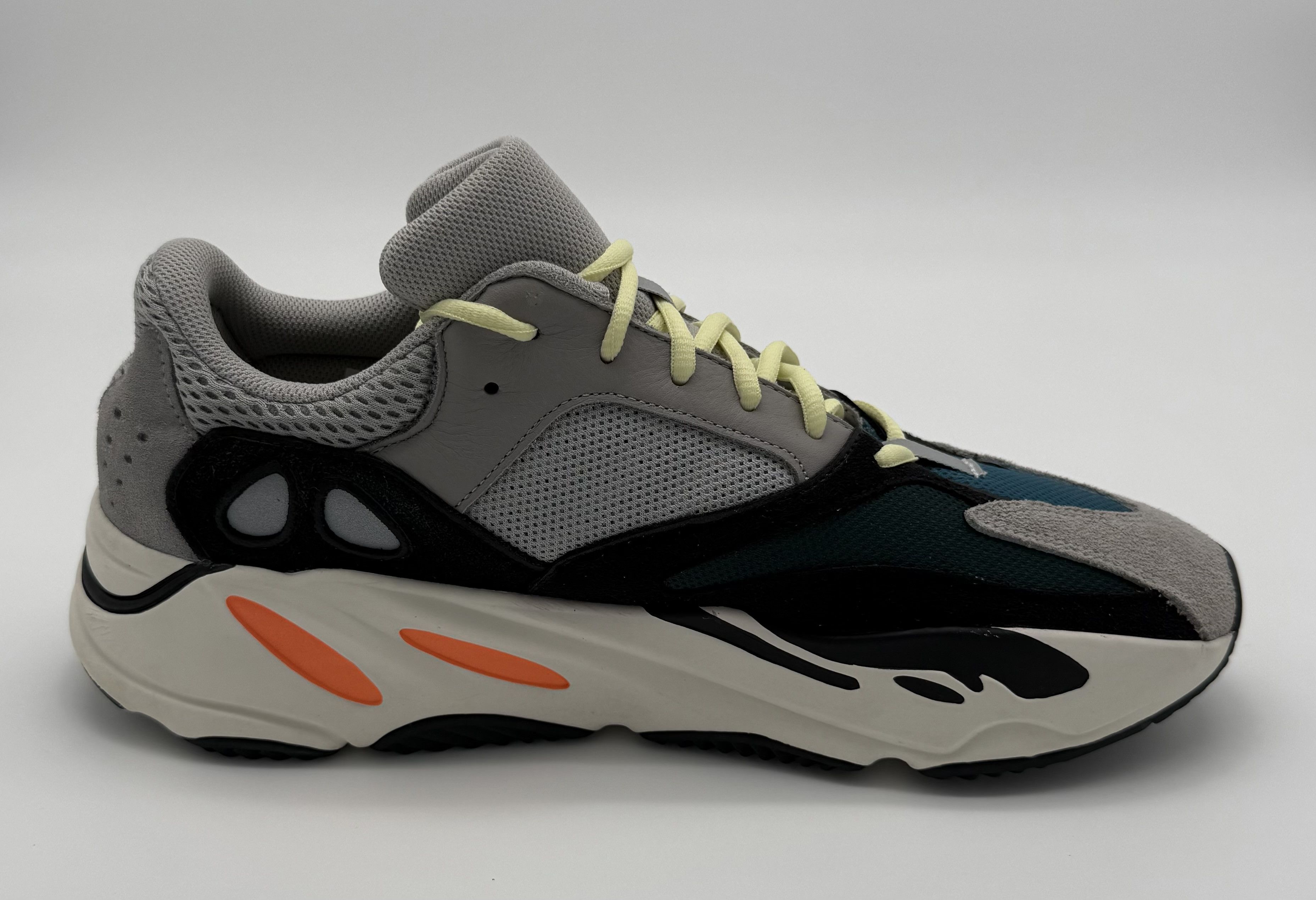 Yeezy Yeezy Boost 700 Wave Runner Size US 12 / EU 45 - 2 Thumbnail