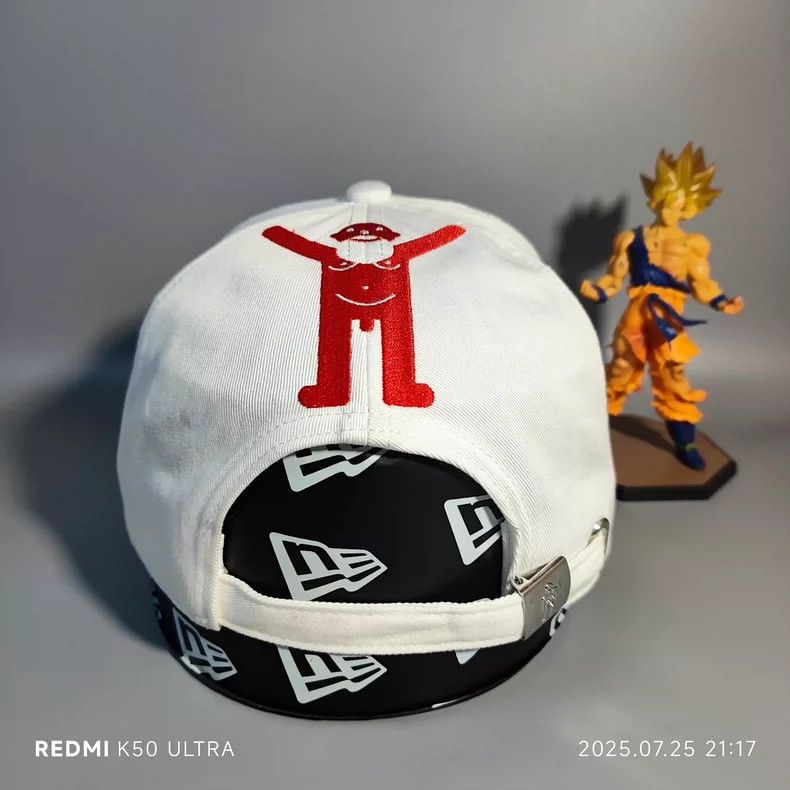 Walter Van Beirendonck walter van beirendonck 24 Autumn and Winter White W Hat Size ONE SIZE - 4 Thumbnail
