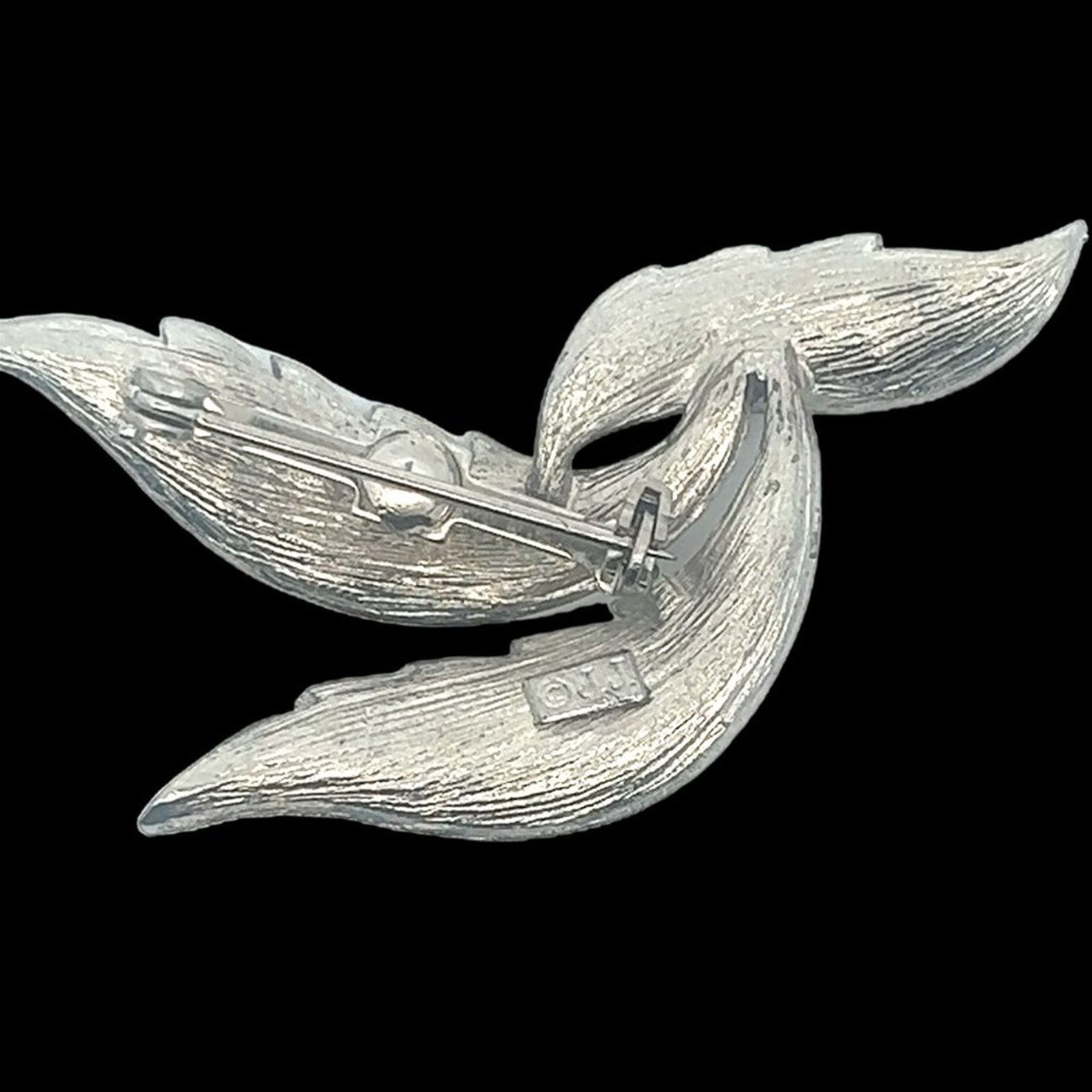 & Other Stories Vintage - JJ (Jonette Company) -Silvertone Three Leaf Brooch Size ONE SIZE - 2 Thumbnail