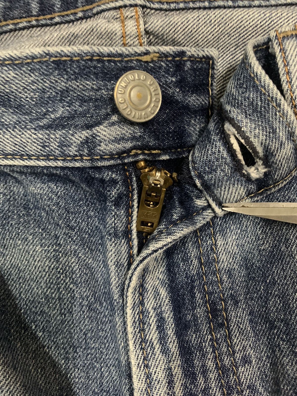 Jun Takahashi Vintage Y2K Uniqlo Blue Wash Regular Straight Ripped Jeans Size US 34 / EU 50 - 4 Thumbnail