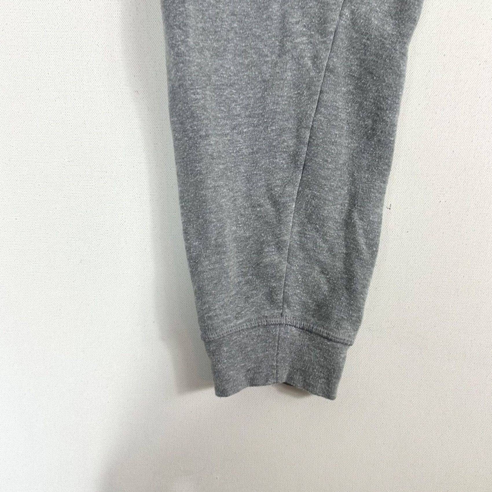 Under Armour Under Armour Rival Fleece Joggers Gray Mens Small Active Sweatpants Athletic Tapered PocketsElastic Waist Gym & Training Running & Jogging Pants Size US 29 - 7 Thumbnail