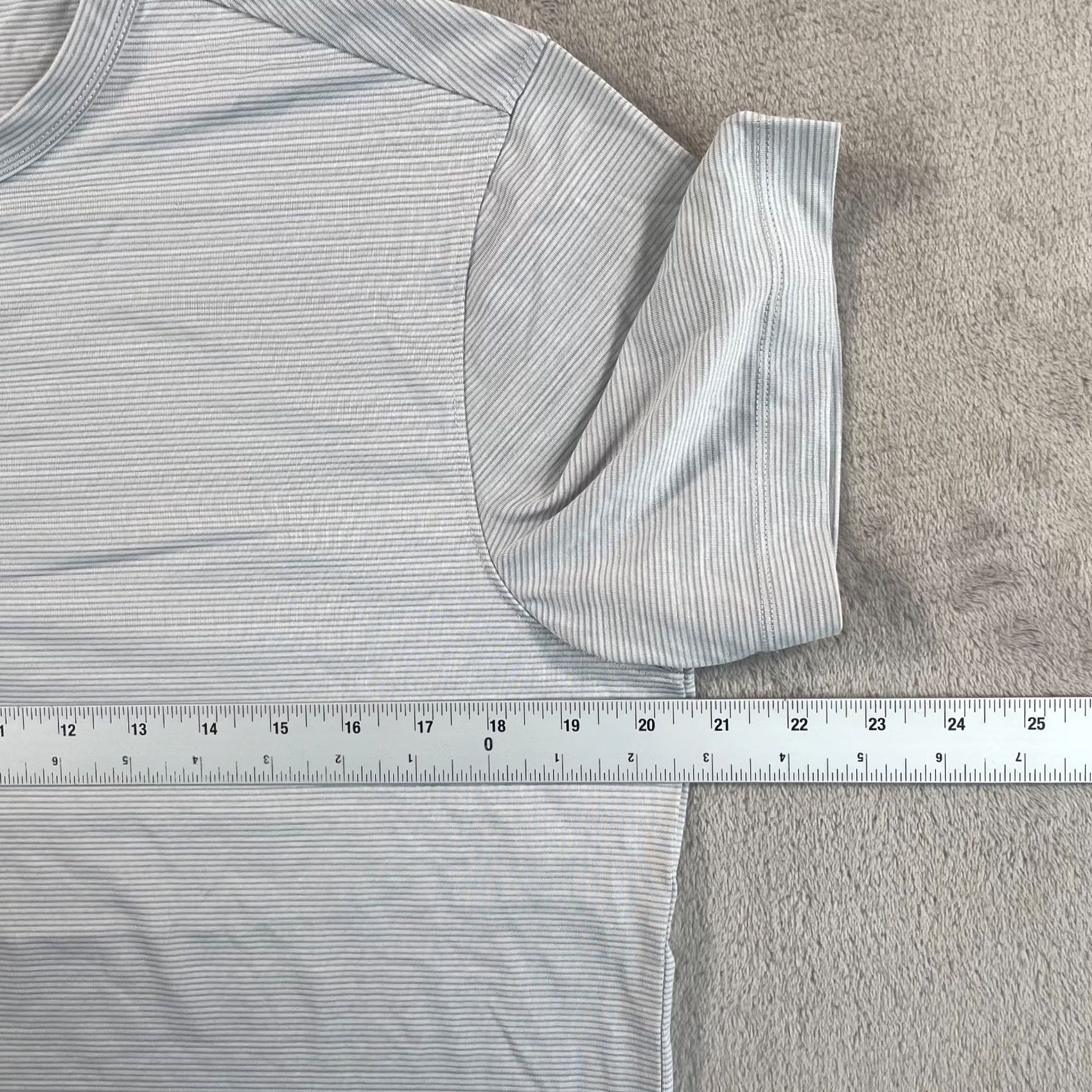 UNTUCKit UNTUCKit Croze Performance Henley T Shirt Men Small Grey Striped Short Sleeve Size US S / EU 44-46 / 1 - 5 Thumbnail