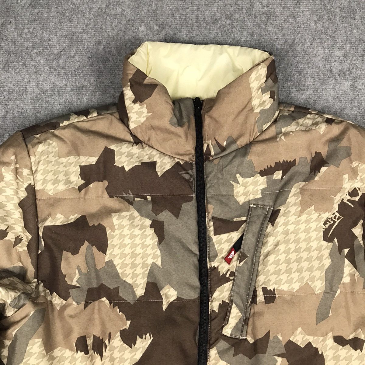 Quiksilver QUIKSILVER CAMO PUFFER ZIPPIER JACKET Size US M / EU 48-50 / 2 - 5 Thumbnail