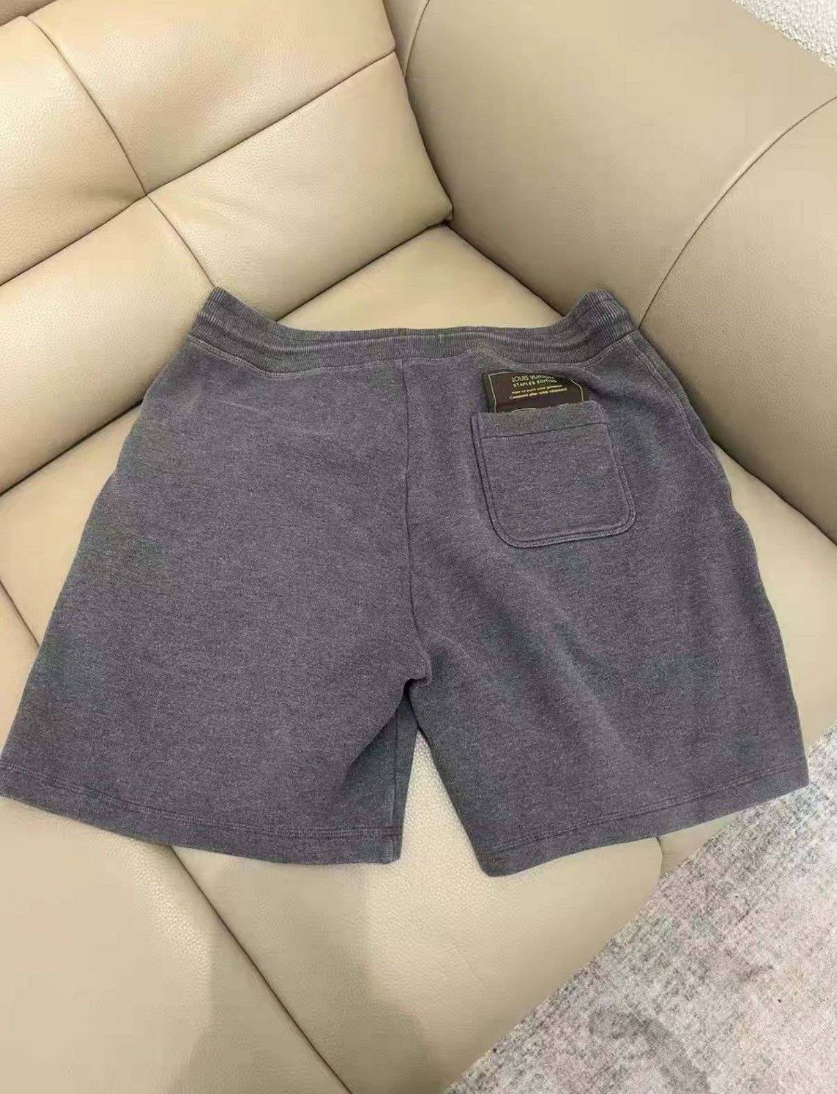 Louis Vuitton Louis Vuitton casual shorts J38 Size US 34 / EU 50 - 2 Thumbnail